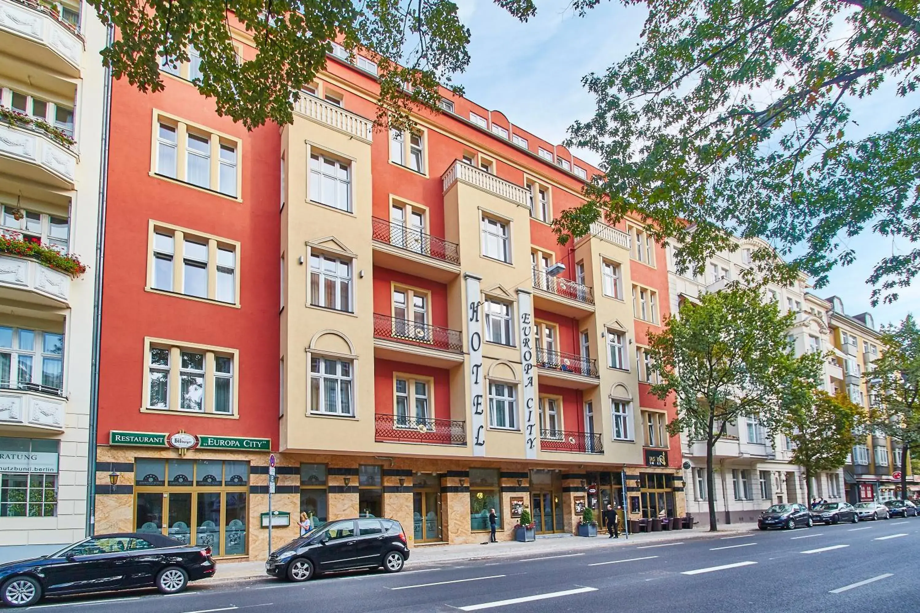 Property building in Hotel Europa City Property building in Hotel Europa City