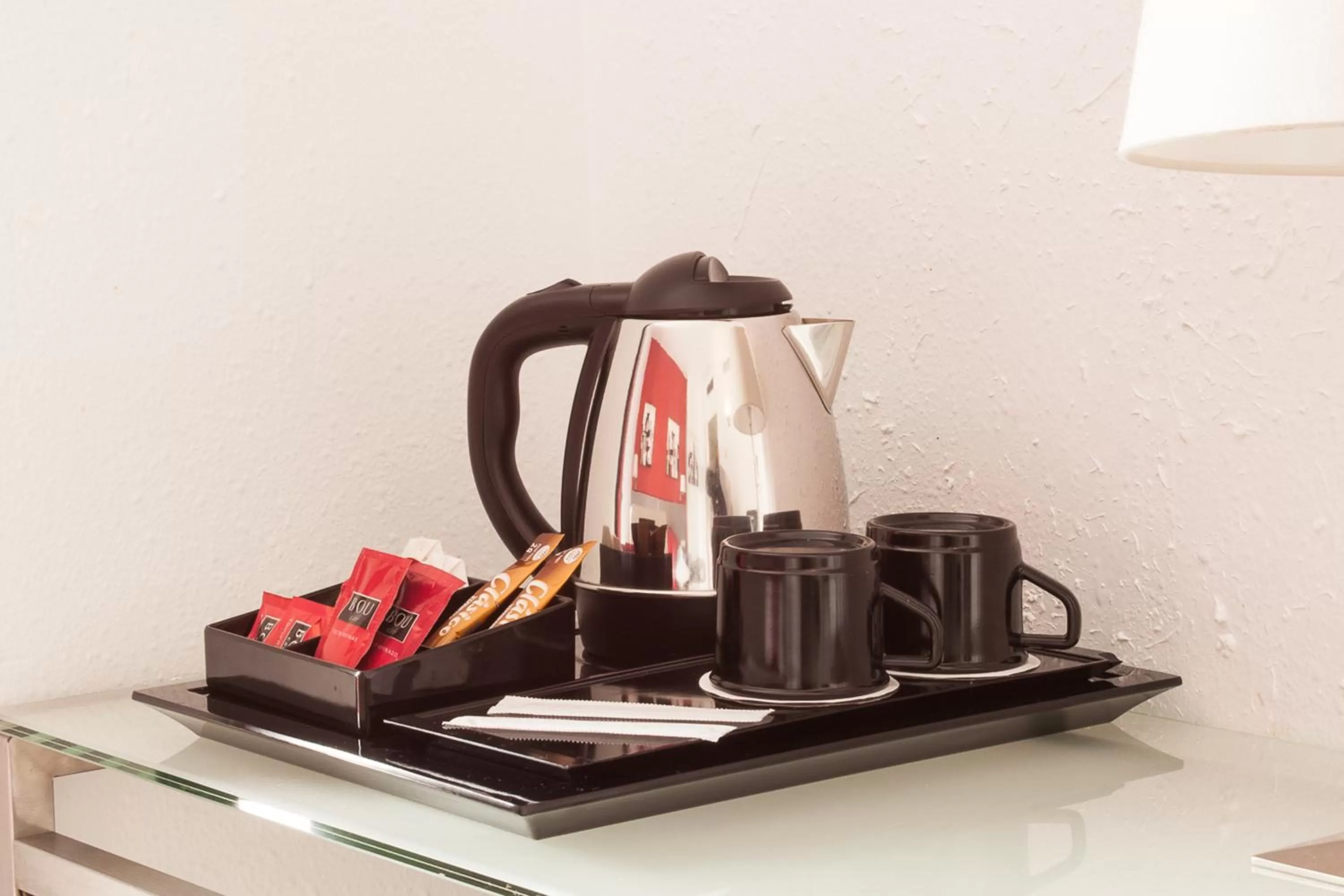 Coffee/tea facilities in Hotel Medicis