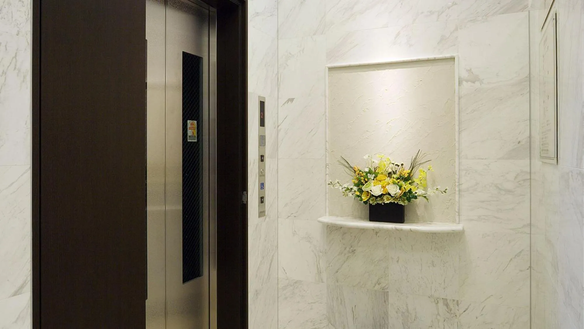 elevator in Toyoko Inn Tokyo Nihombashi Hamacho Meijiza Mae