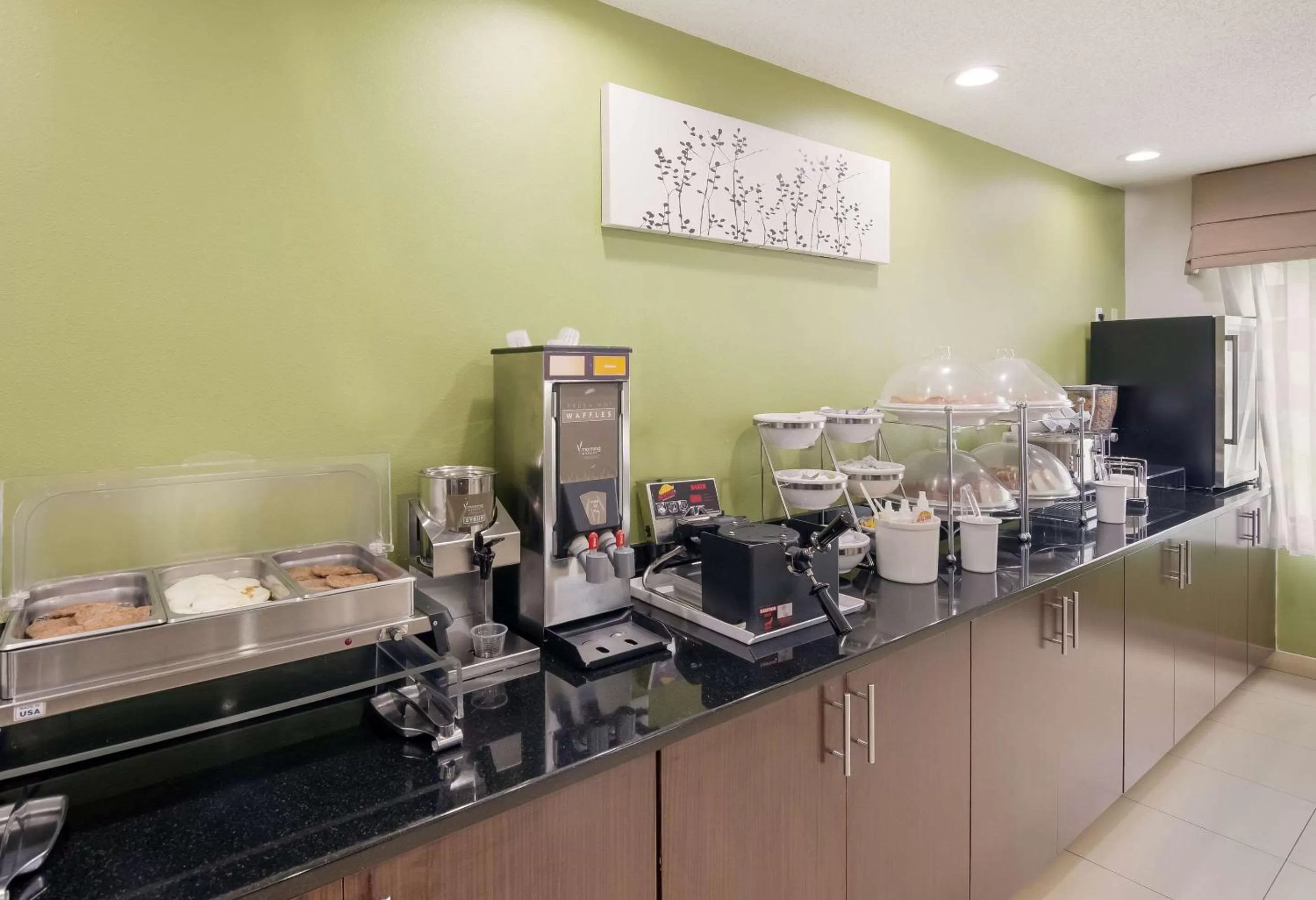 Breakfast in Sleep Inn Tanglewood