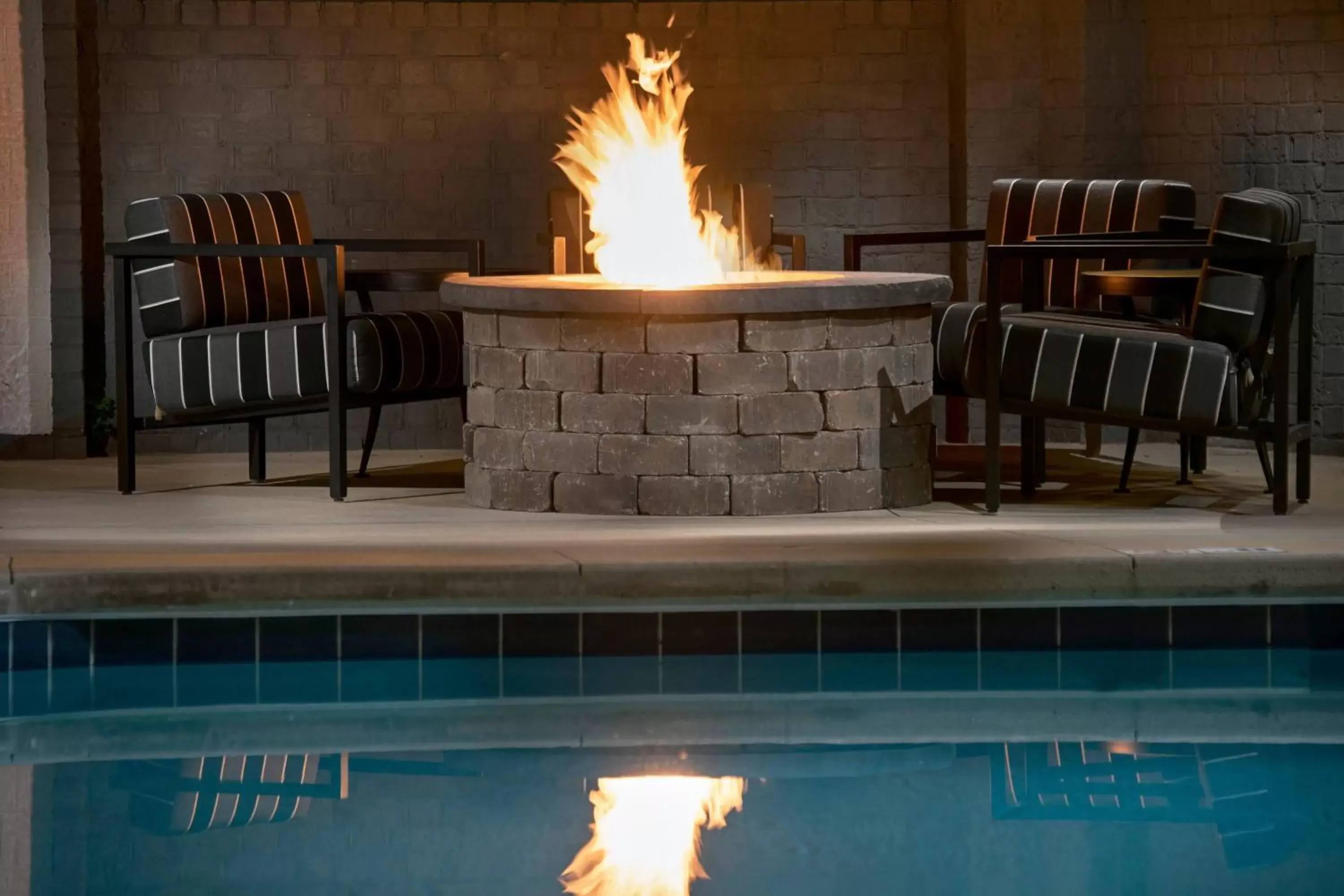 Other, Swimming Pool in Courtyard Winston-Salem University