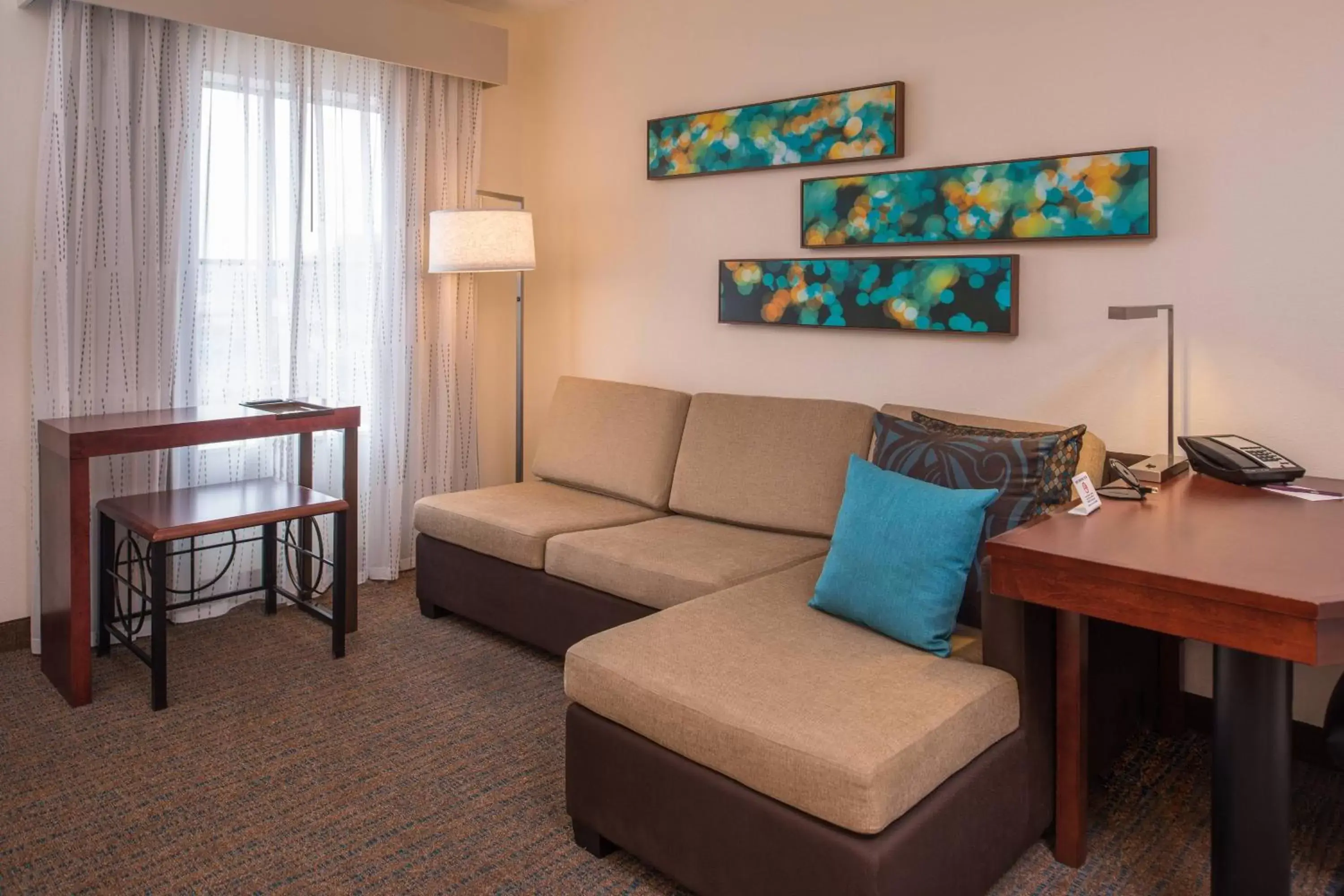 Photo of the whole room, Seating Area in Residence Inn Pittsburgh North Shore