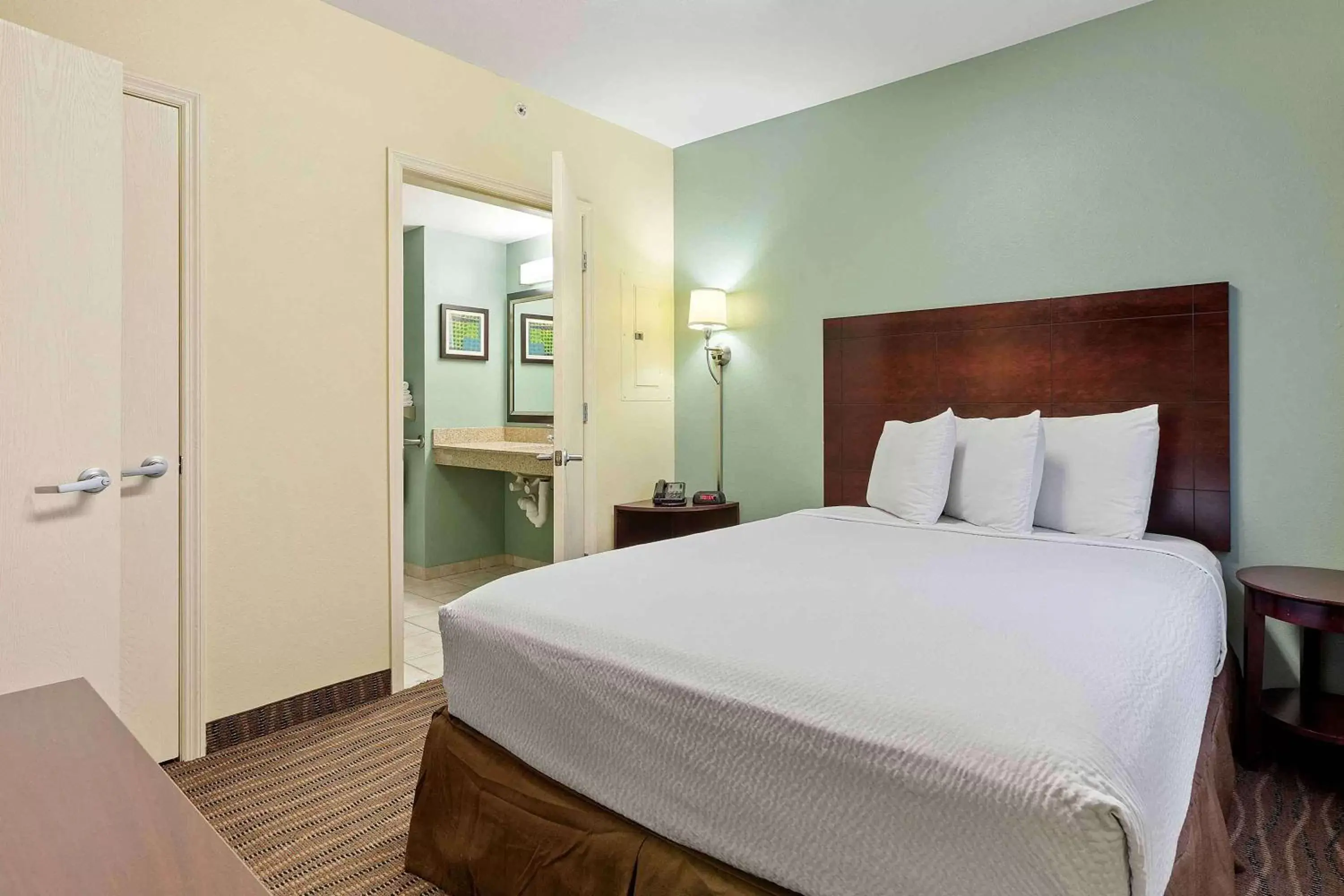 Bedroom, Bed in Extended Stay America Premier Suites - Lakeland - I-4