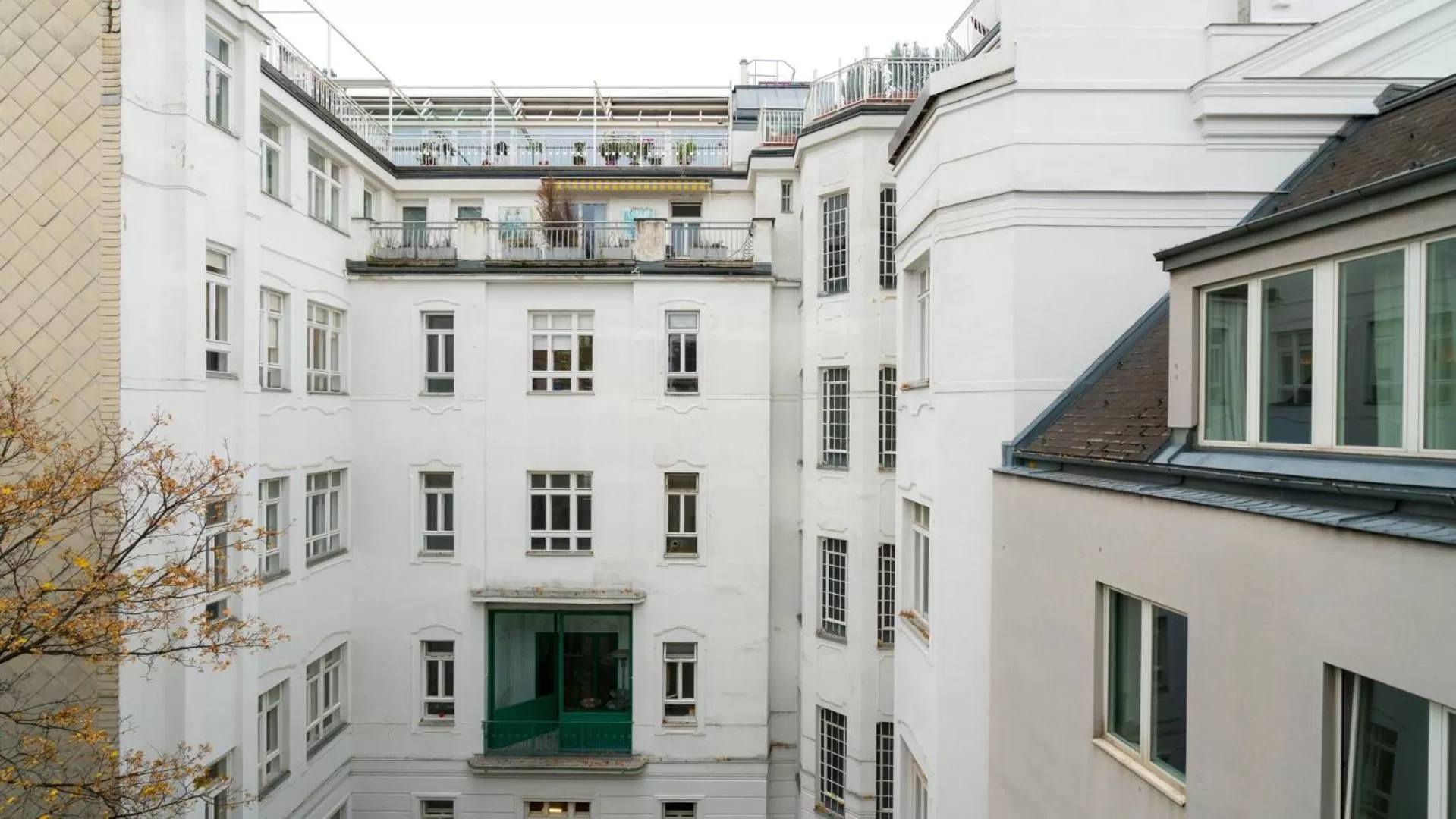 Property building in Vienna Residence, City Park - Belvedere