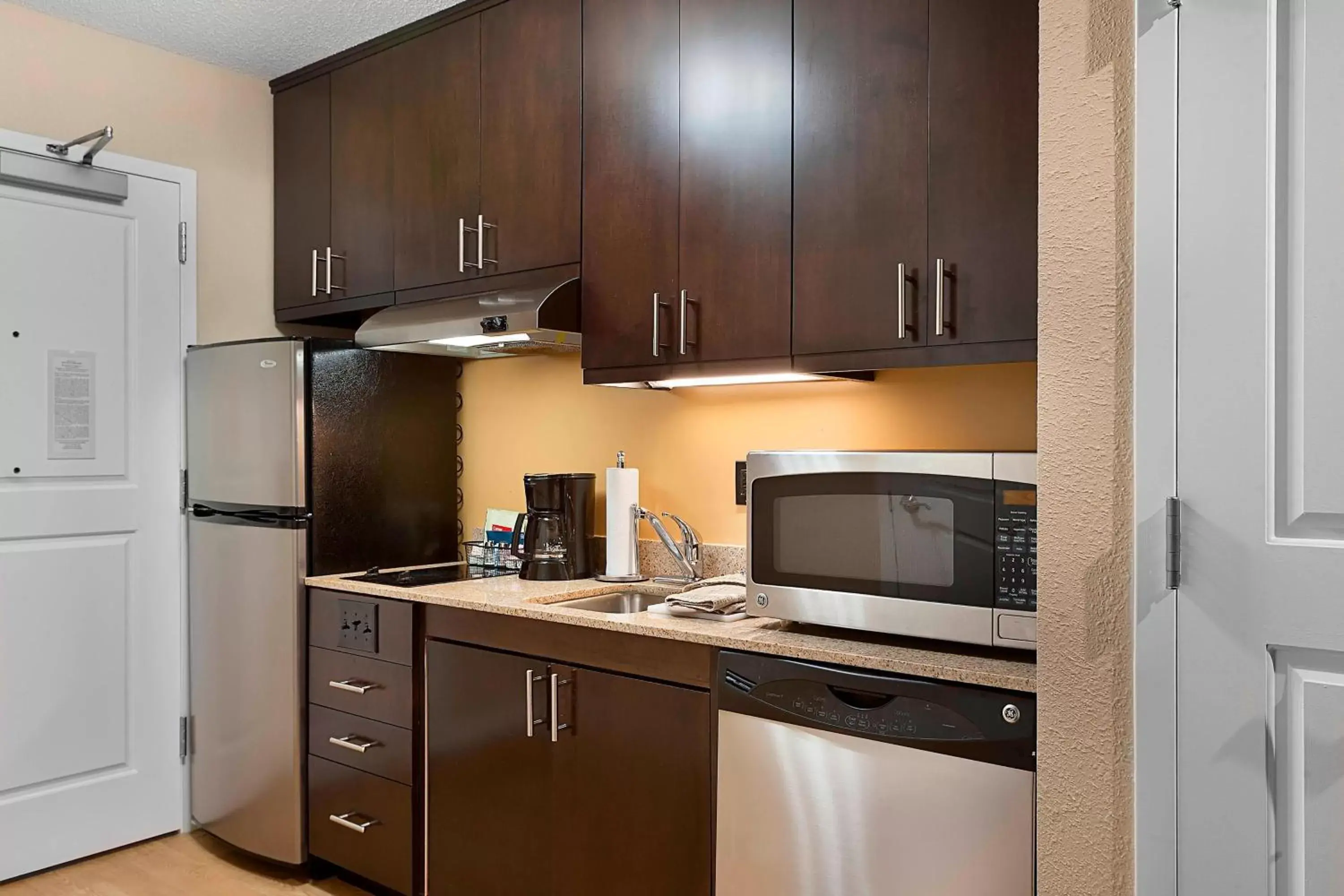 Kitchen or kitchenette, Kitchen/Kitchenette in TownePlace Suites by Marriott Rock Hill