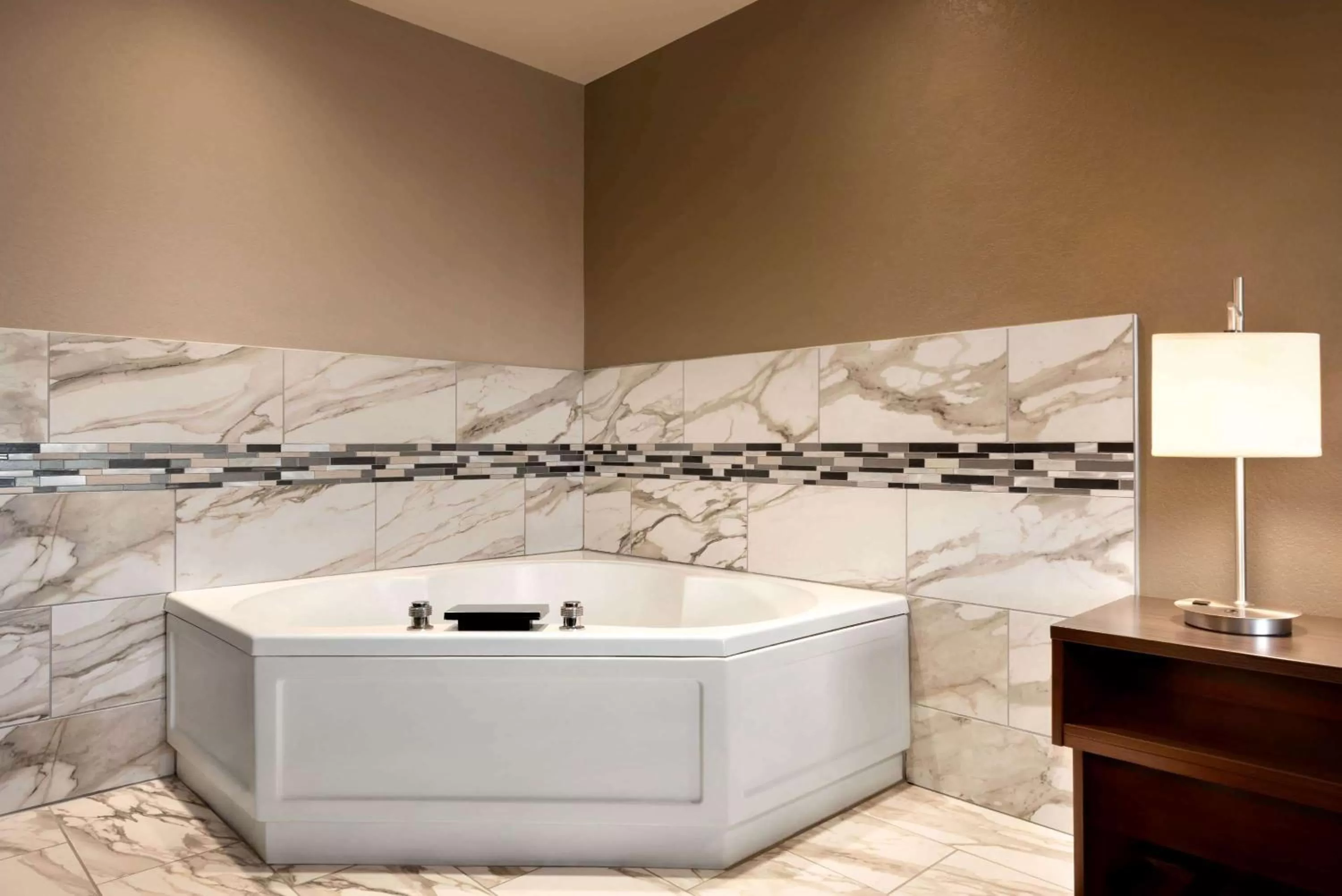 Photo of the whole room in Super 8 by Wyndham Akron S/Green/Uniontown OH