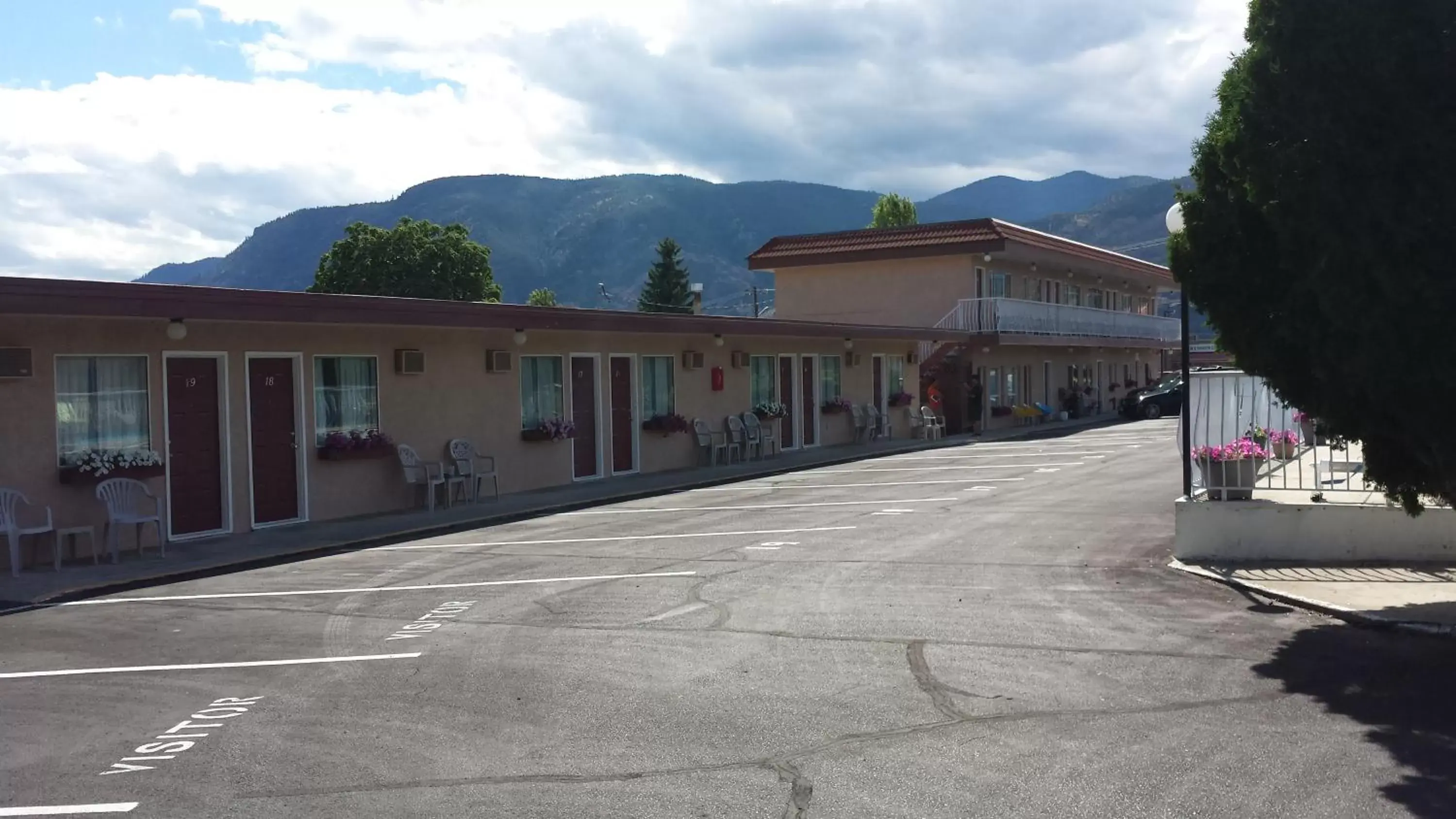 Facade/entrance, Property Building in Swiss Sunset Inn