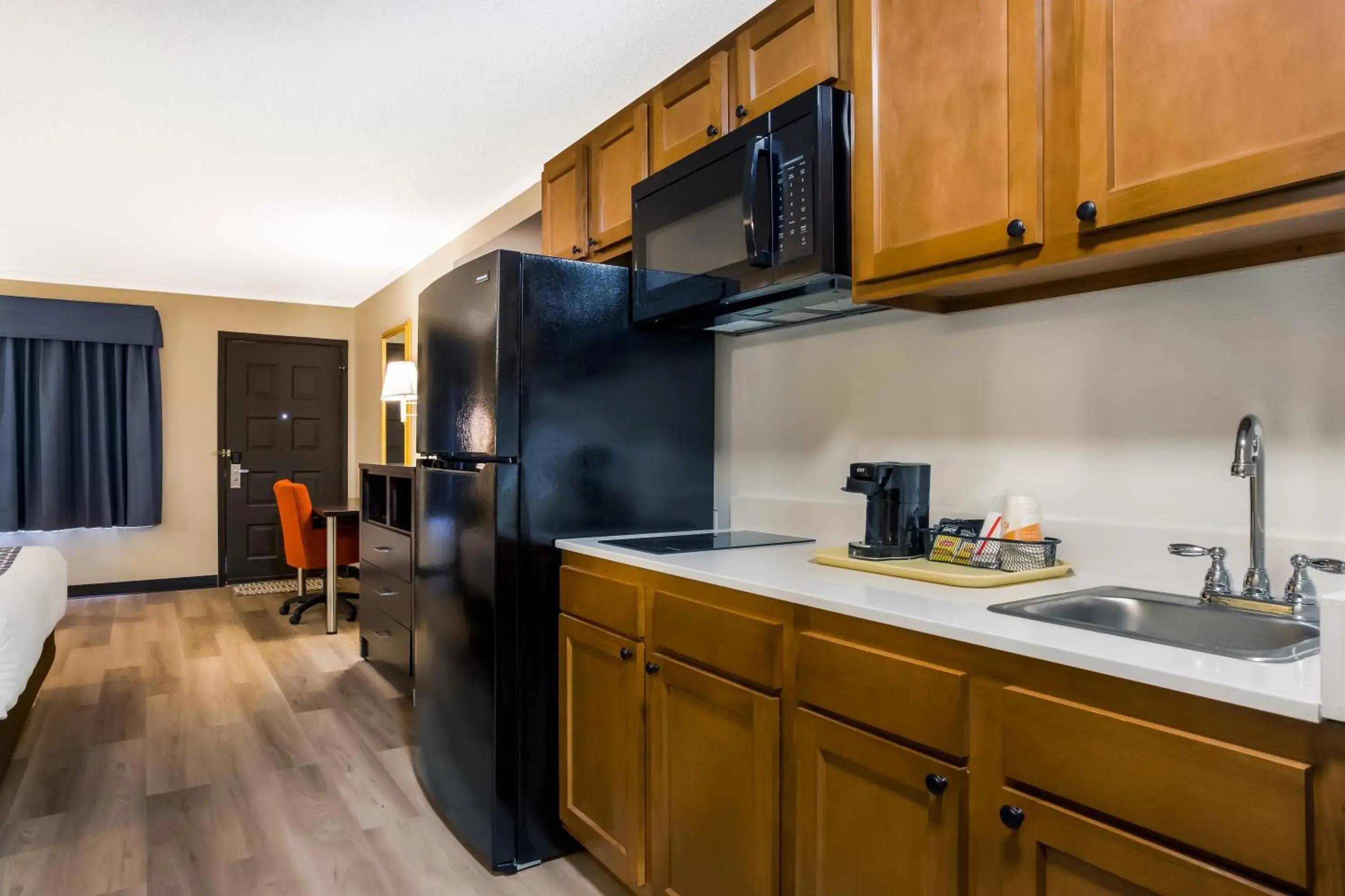 Kitchen or kitchenette, Kitchen/Kitchenette in Suburban Studios Millville