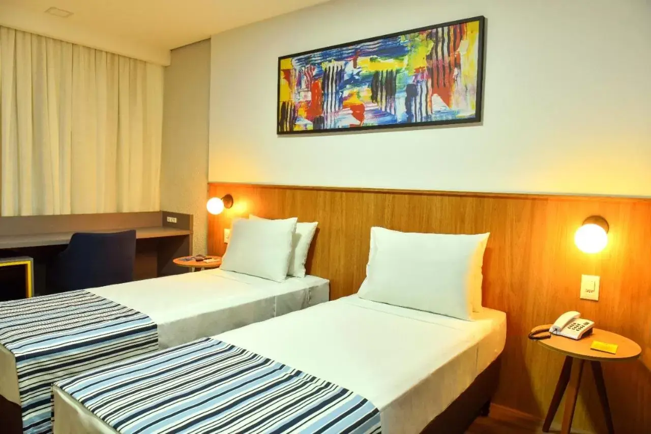 Photo of the whole room, Bed in Days Inn By Wyndham Cascavel