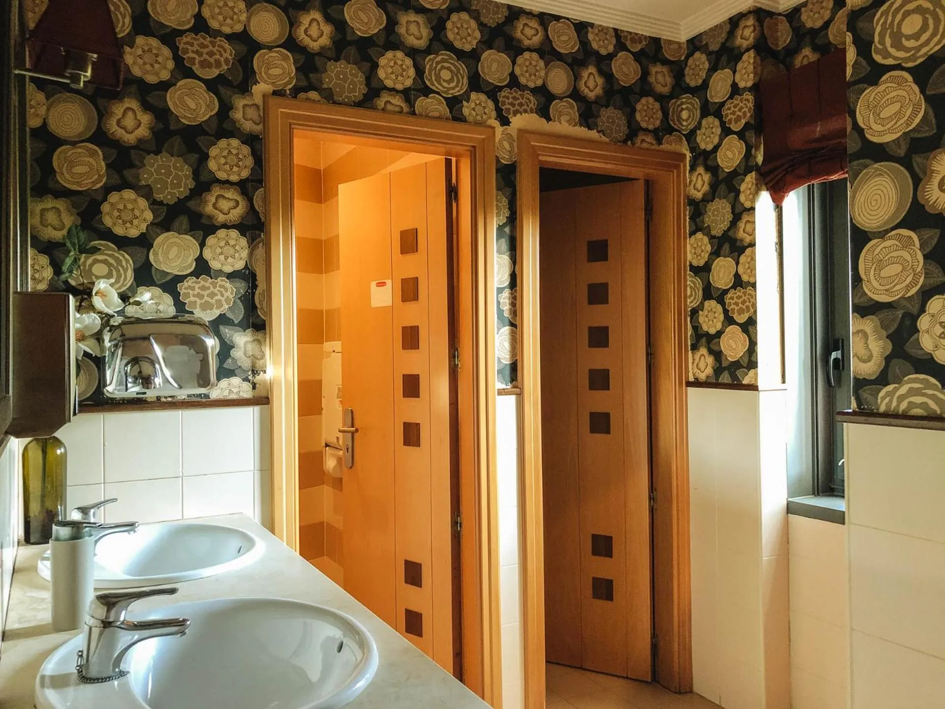 Bathroom in Peregrina Hotel