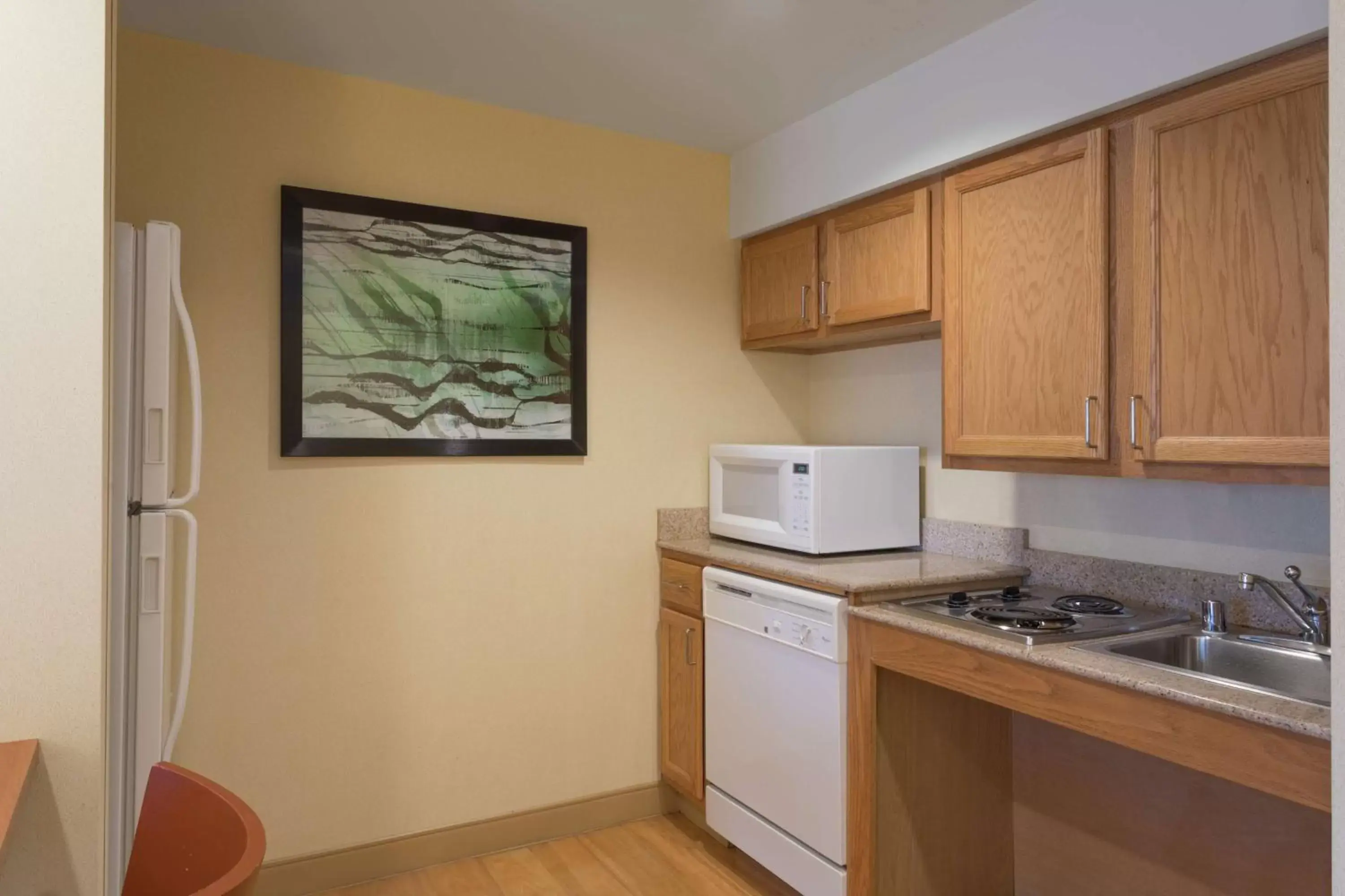 Kitchen or kitchenette, Kitchen/Kitchenette in Homewood Suites by Hilton Newark-Wilmington South Area