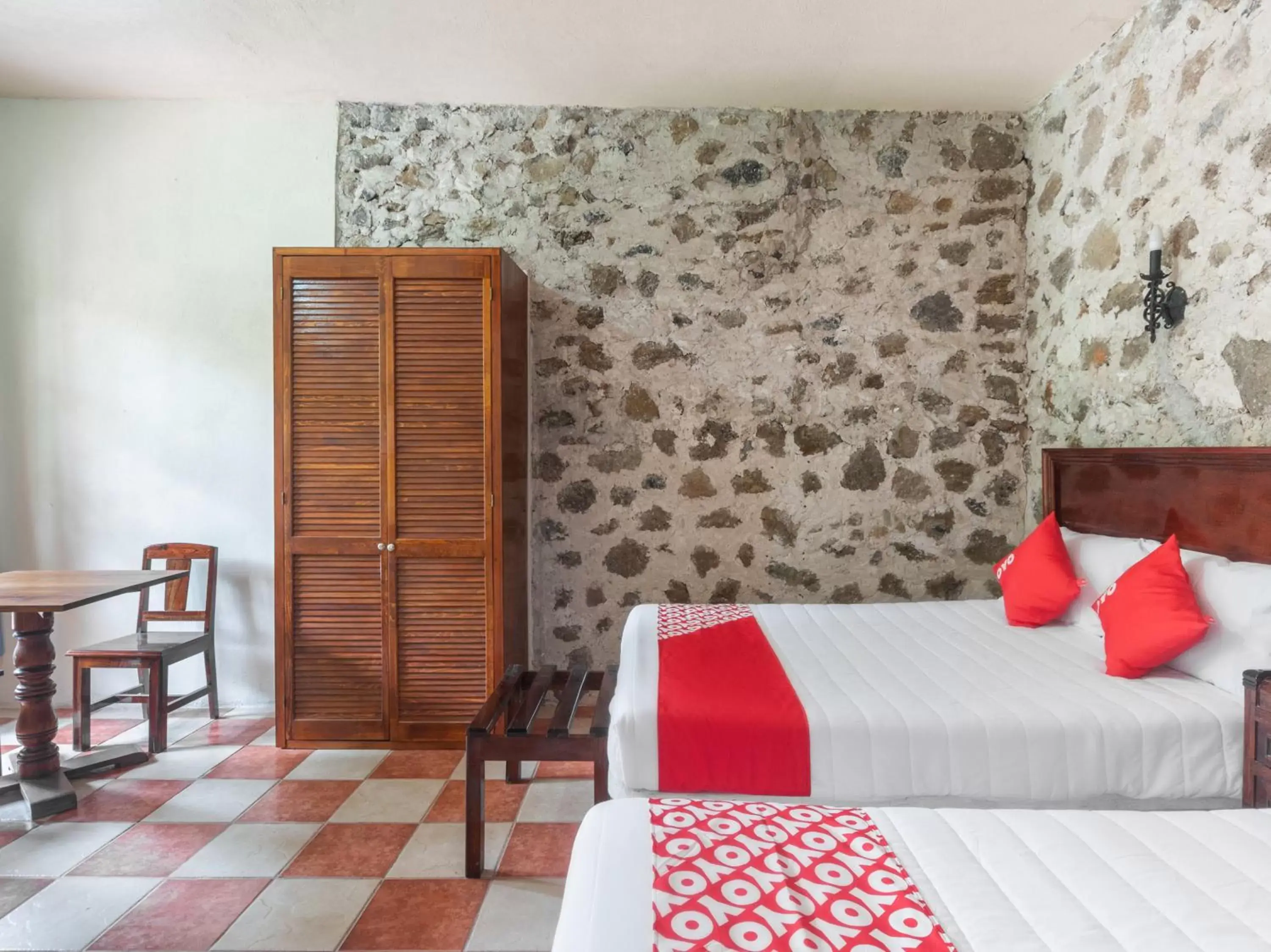 Photo of the whole room, Bed in Rancho Hotel El Carmen