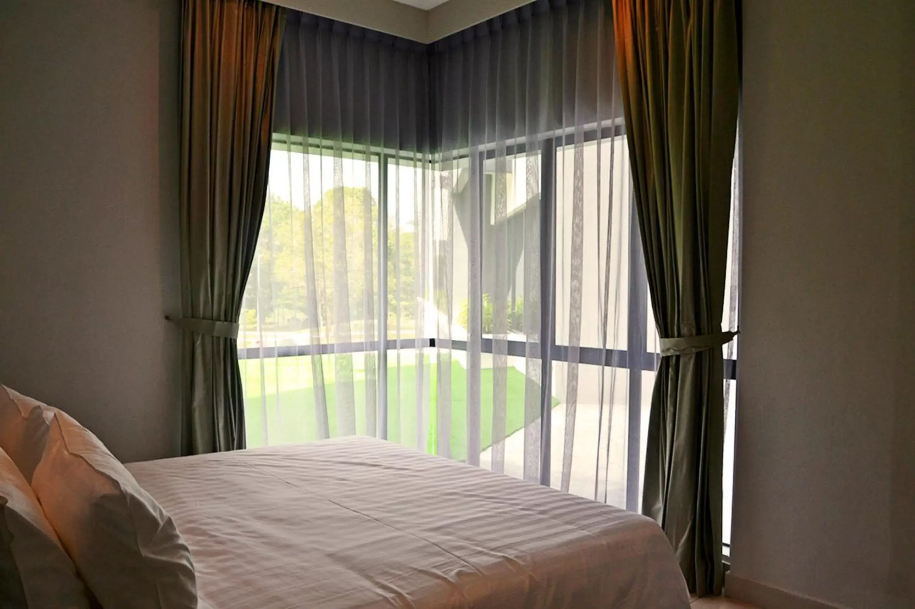 Bed in Meru Suites at Meru Valley Resort