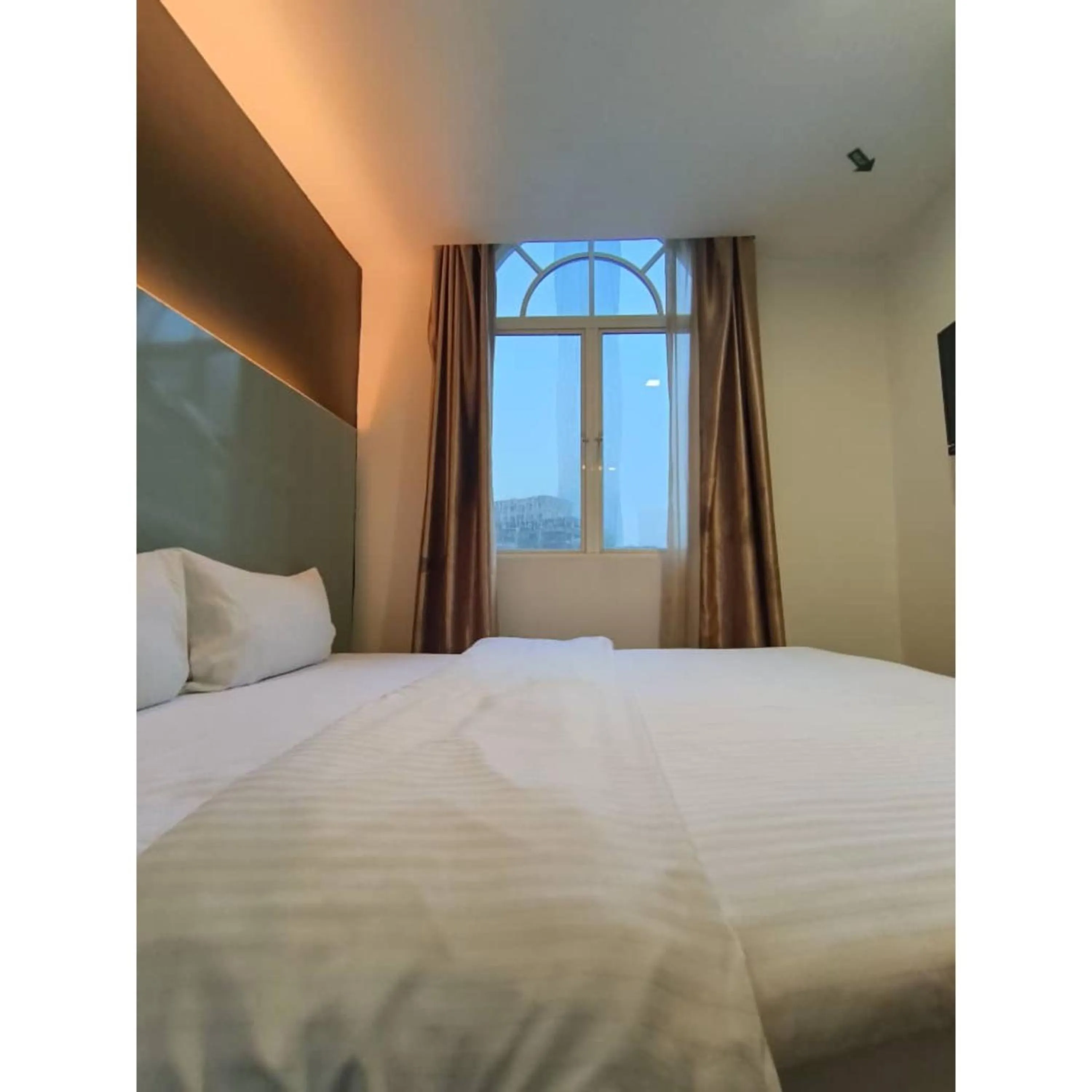 Bedroom, Bed in Sandpiper Hotel Kuala Lumpur