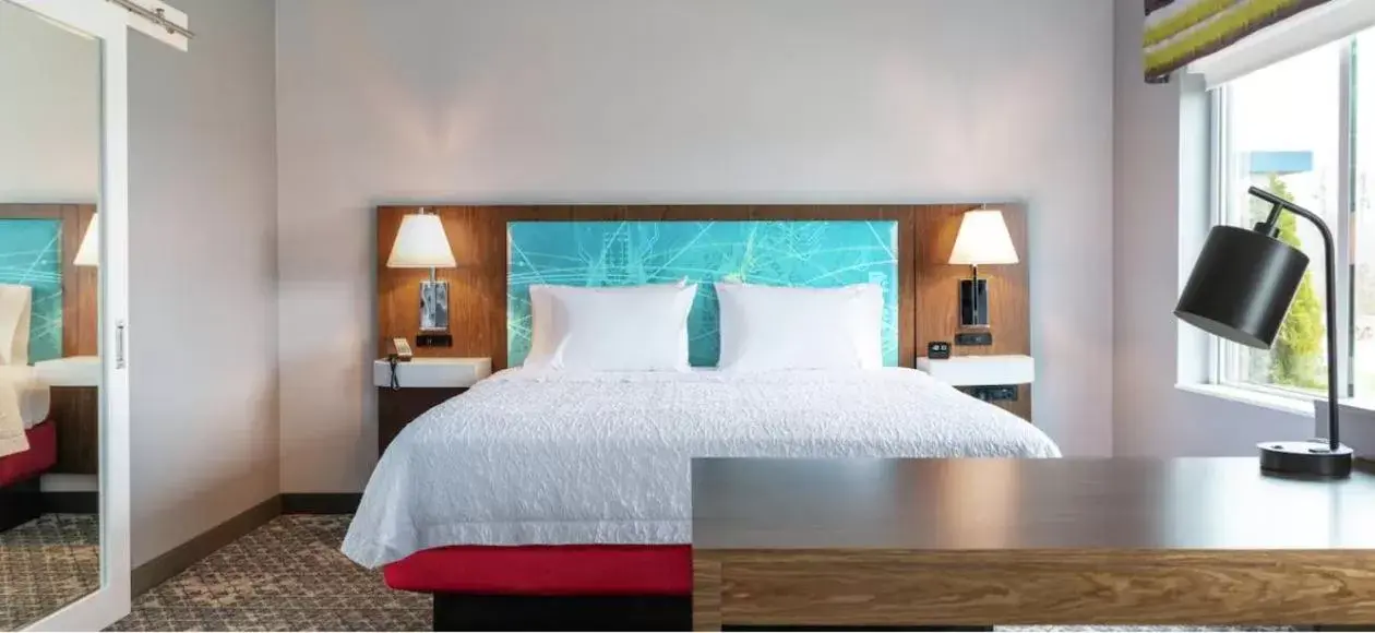 Bed in Hampton Inn By Hilton Tappahannock