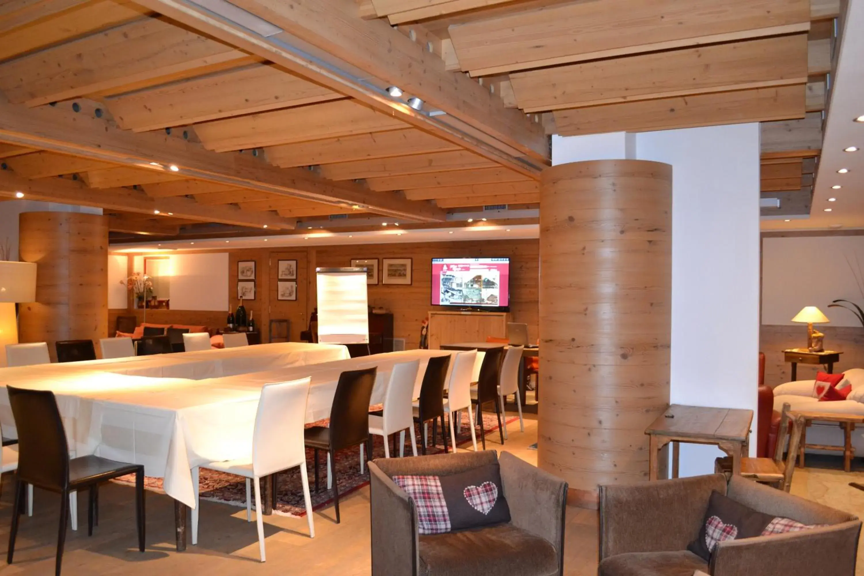 Meeting/conference room, Restaurant/Places to Eat in Hotel Pilier D'Angle & Wellness