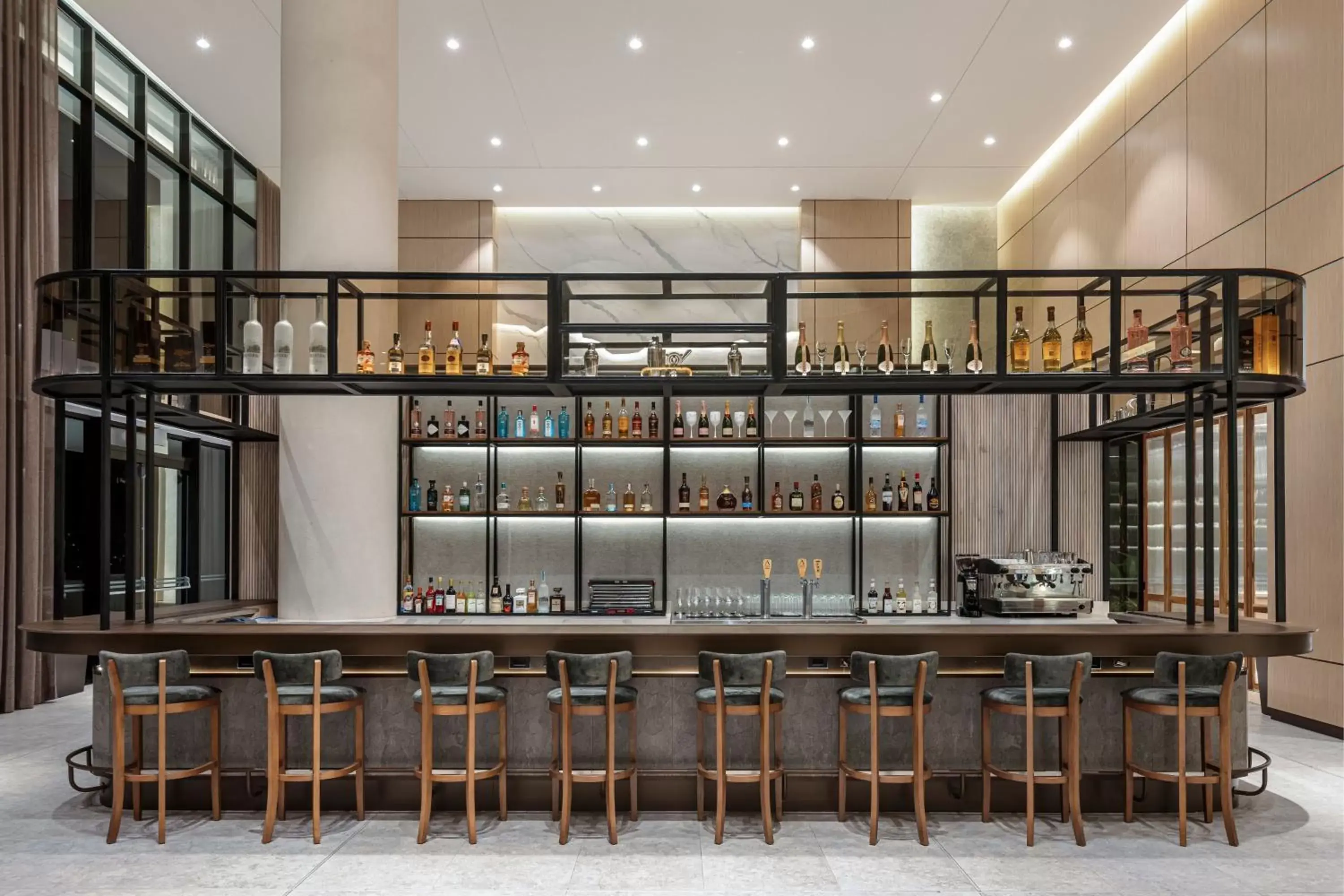 Lounge or bar in AC Hotel by Marriott Heredia Belen