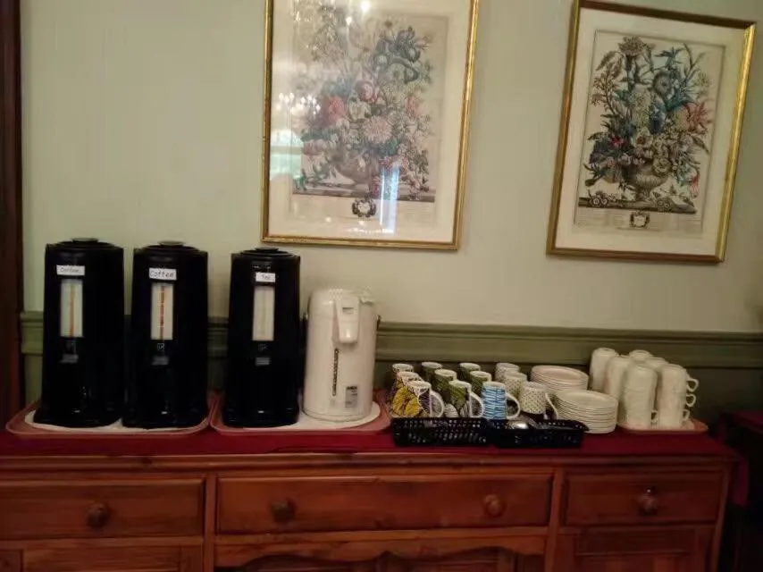 Coffee/tea facilities in Braeside Country Inn