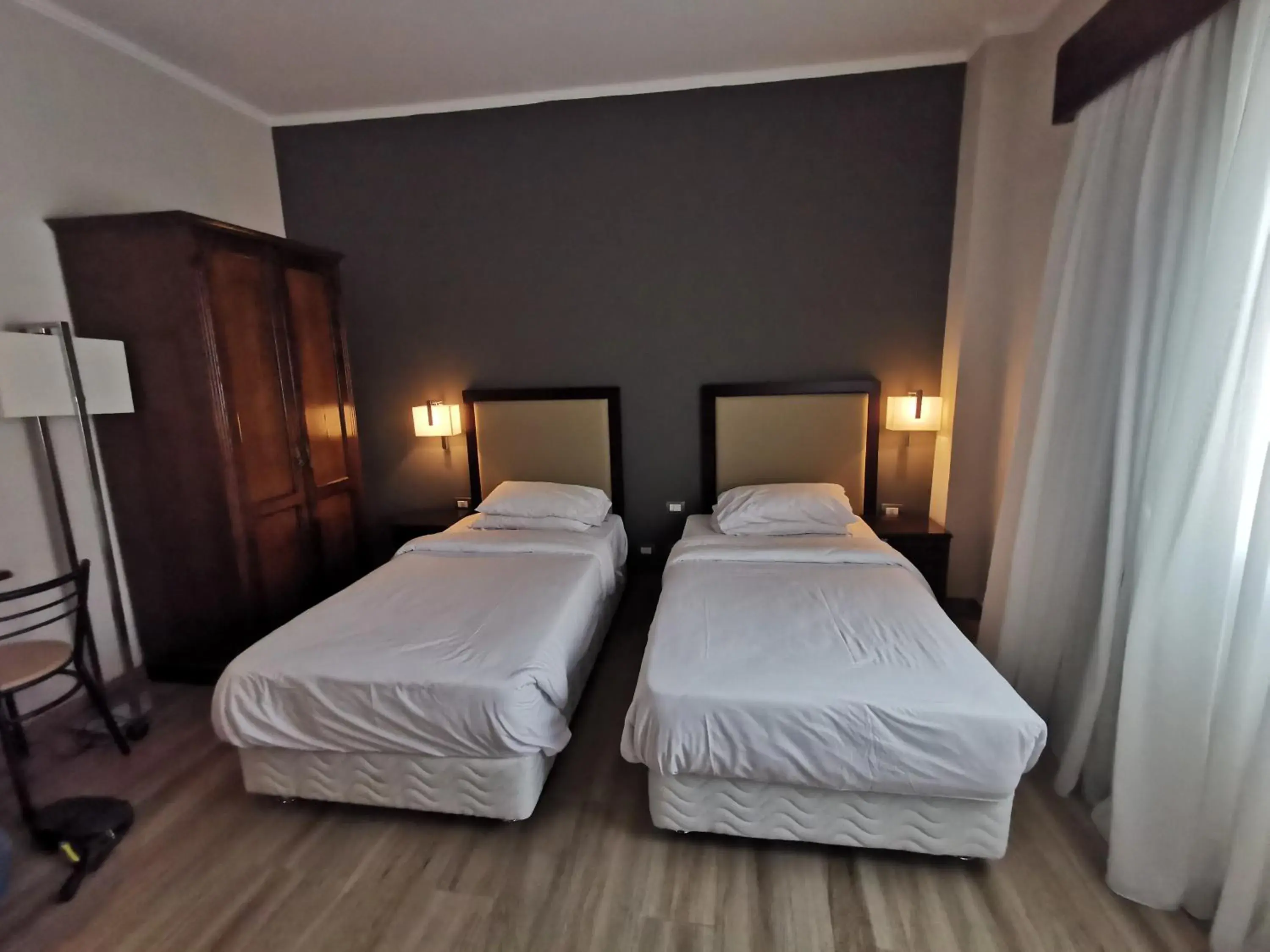 Double Room in Green Plaza Inn '''Business &Families Only''' Double Room in Green Plaza Inn '''Business &Families Only'''