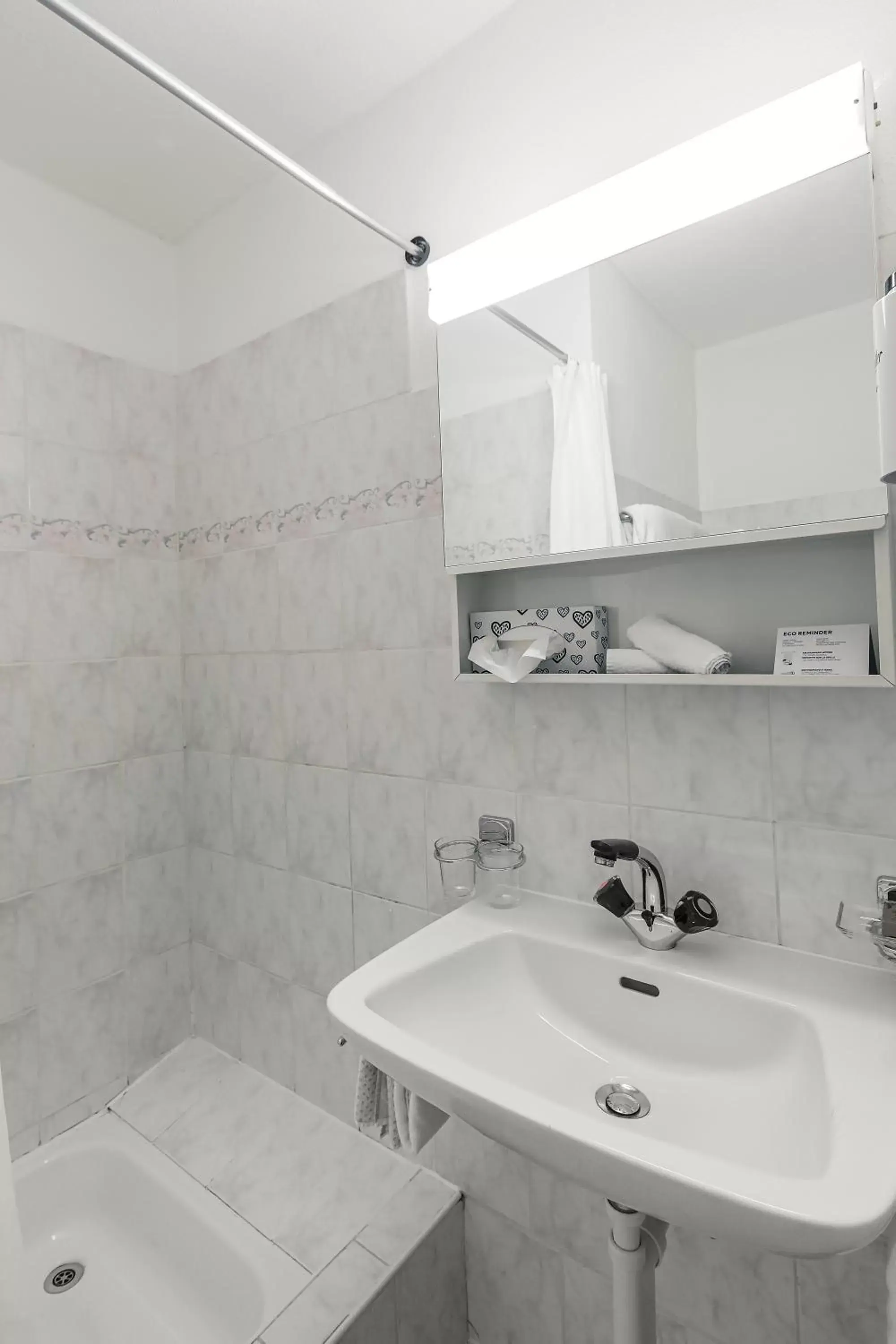 Bathroom in Altavilla, Rooms & Breakfast