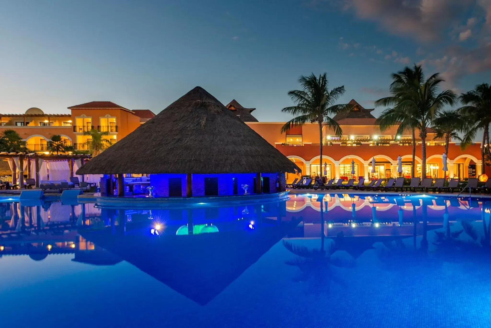Lounge or bar, Swimming Pool in Ocean Coral & Turquesa All Inclusive