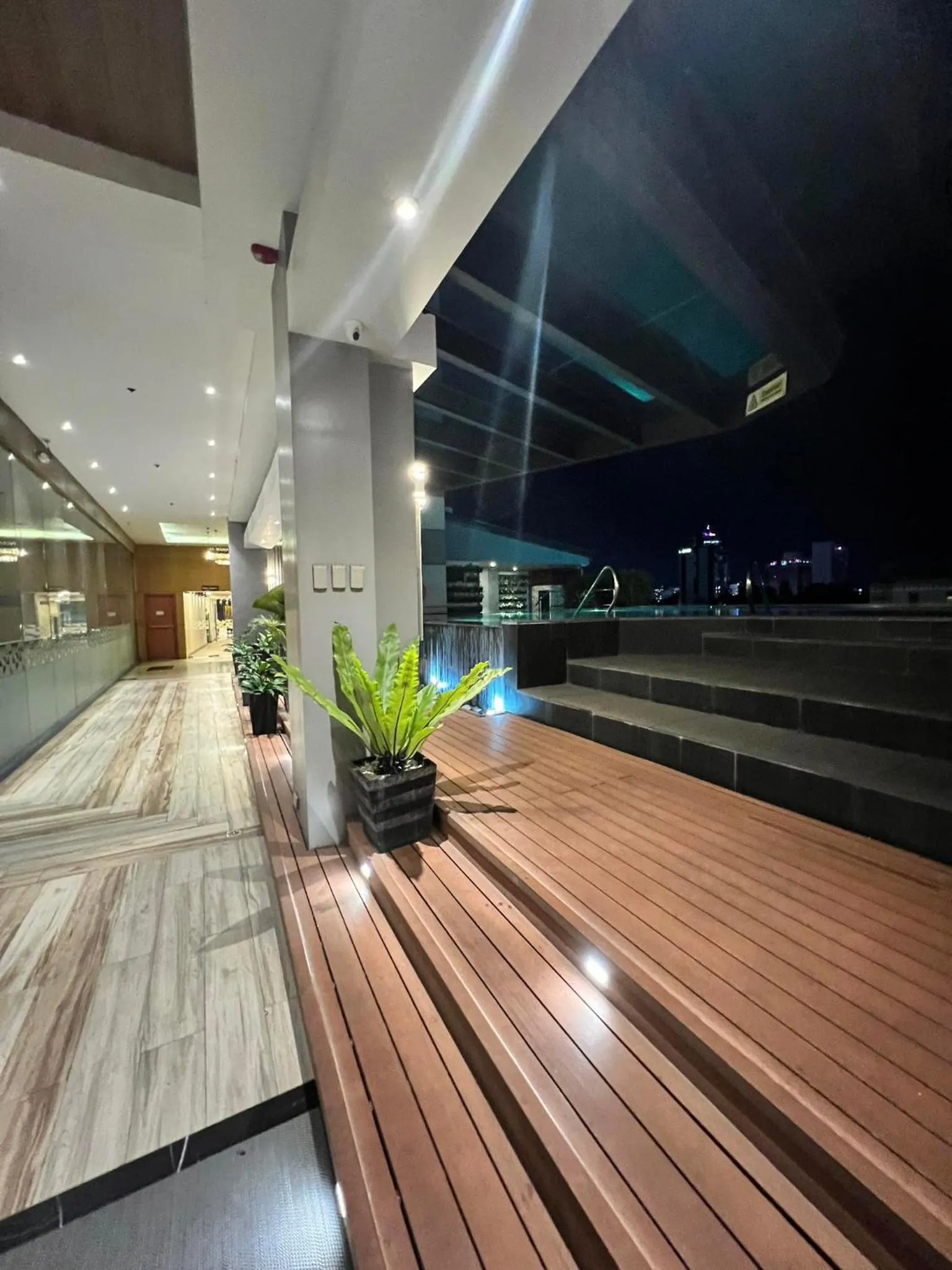 Restaurant/places to eat in Best Western Plus Metro Clark