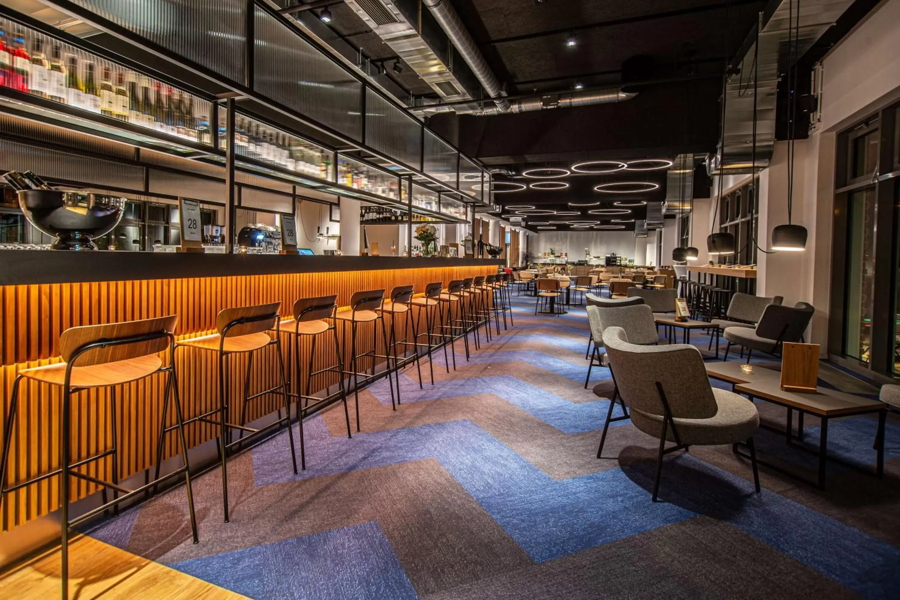 Lounge or bar, Restaurant/Places to Eat in Park Inn By Radisson Wismar