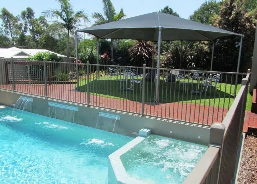 Swimming Pool in Highfields Motel Toowoomba
