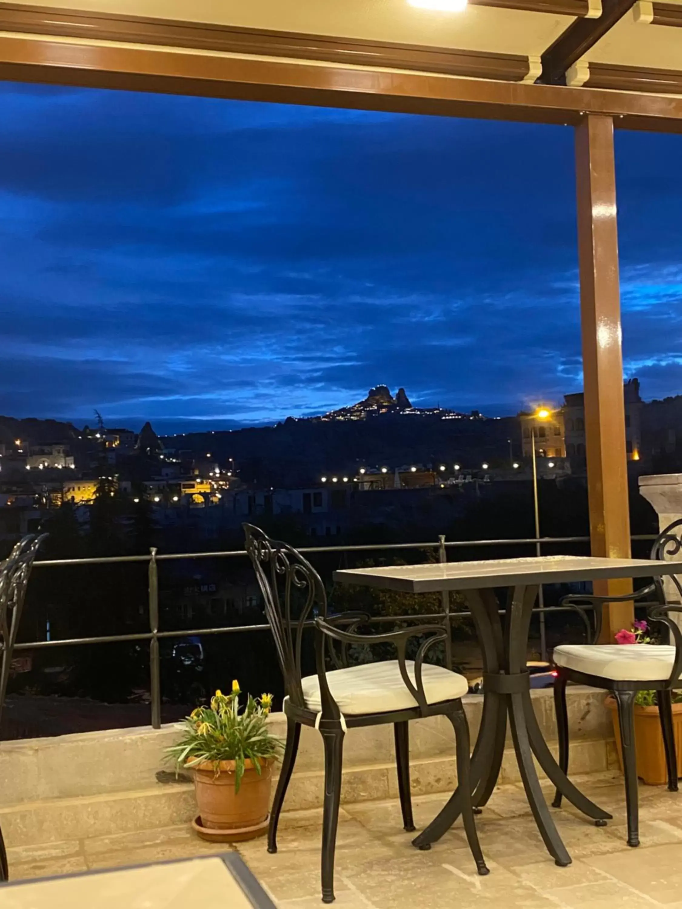 Restaurant/places to eat in Cratus Stone Palace Restaurant/places to eat in Cratus Stone Palace