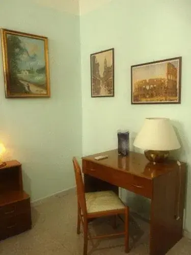 Seating area, TV/Entertainment Center in Hotel Ferraro