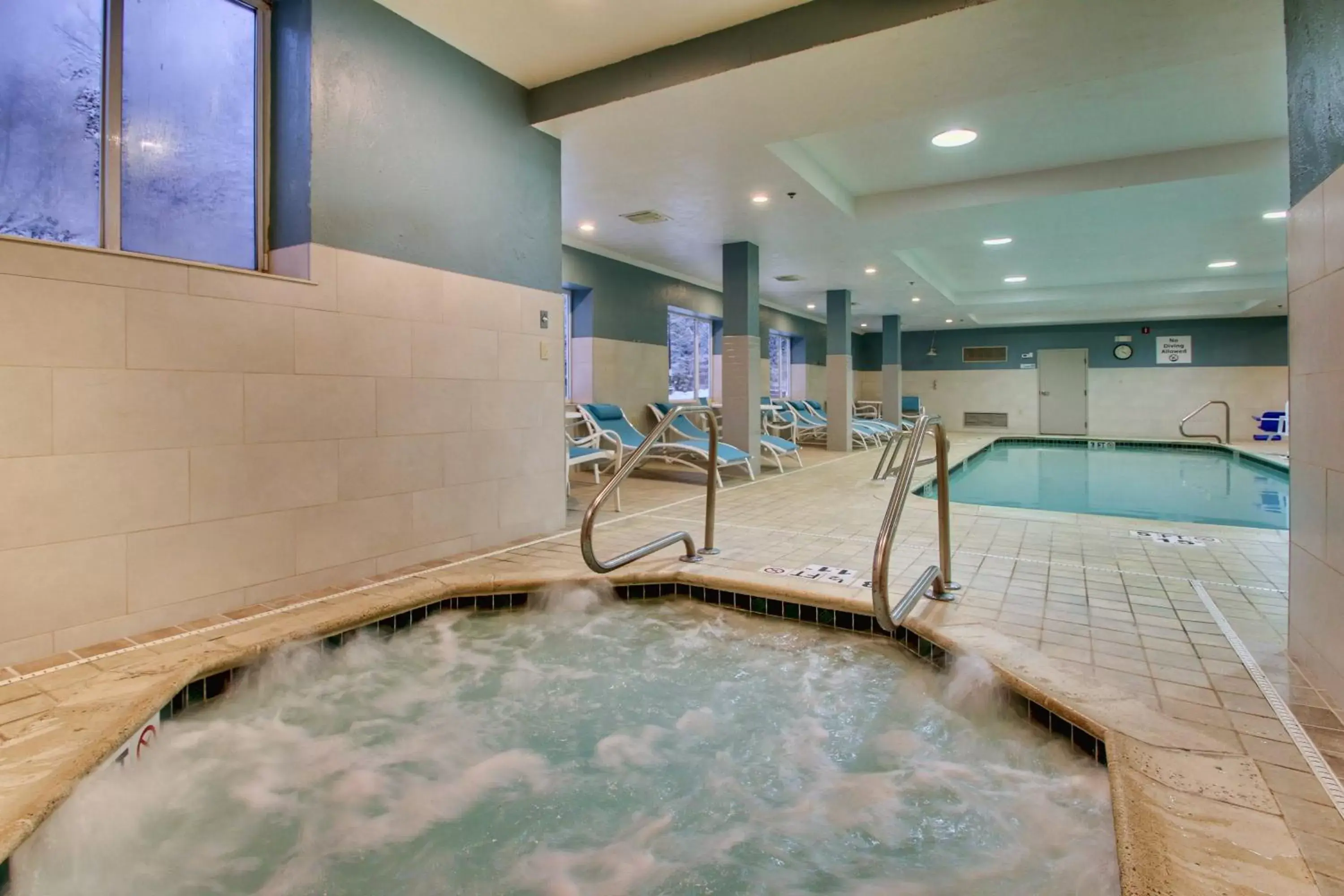 Swimming Pool in Holiday Inn Express & Suites - Lincoln East - White Mountains, an IHG Hotel