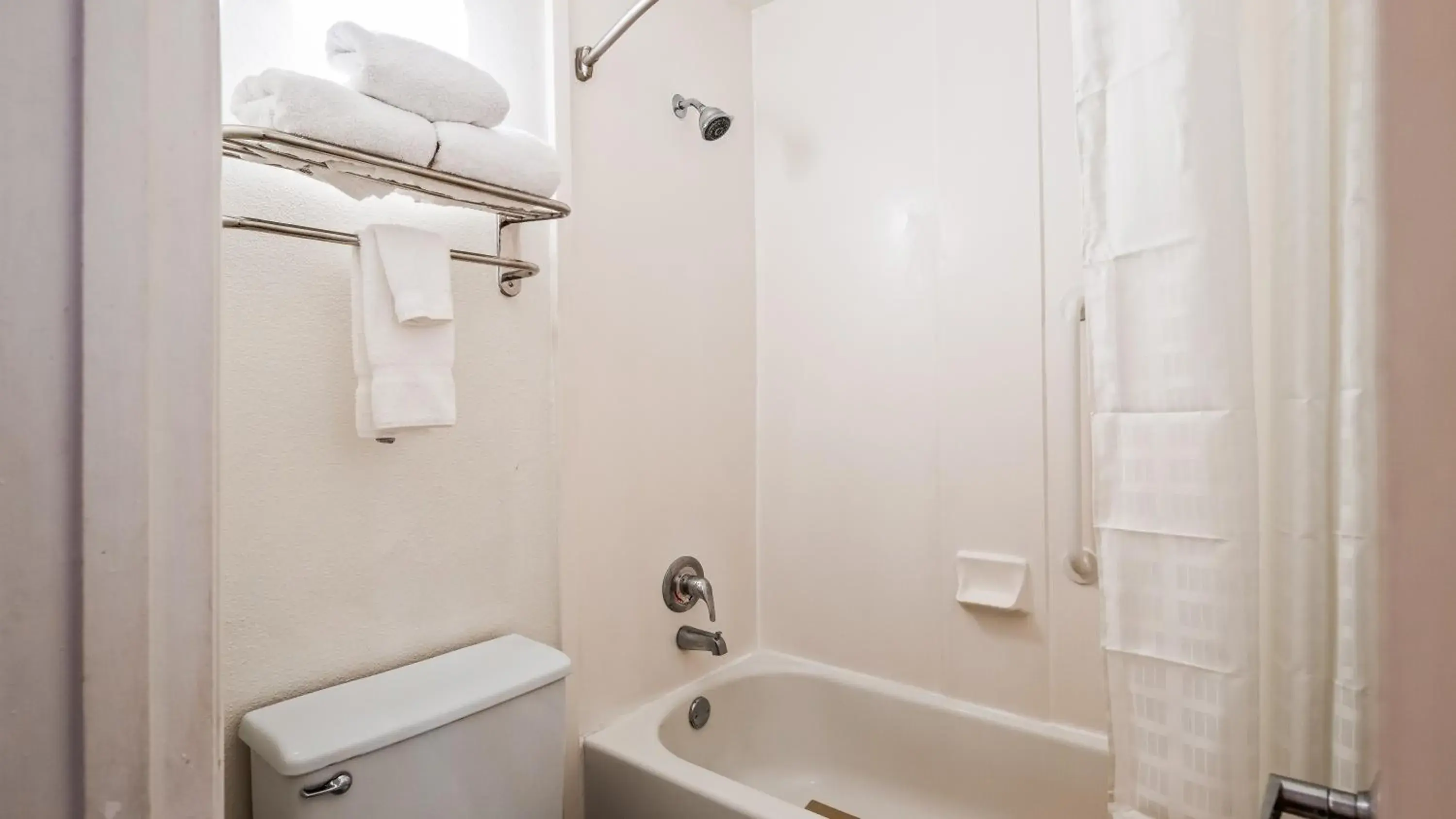 Bath, Bathroom in Ramada by Wyndham Savannah Gateway