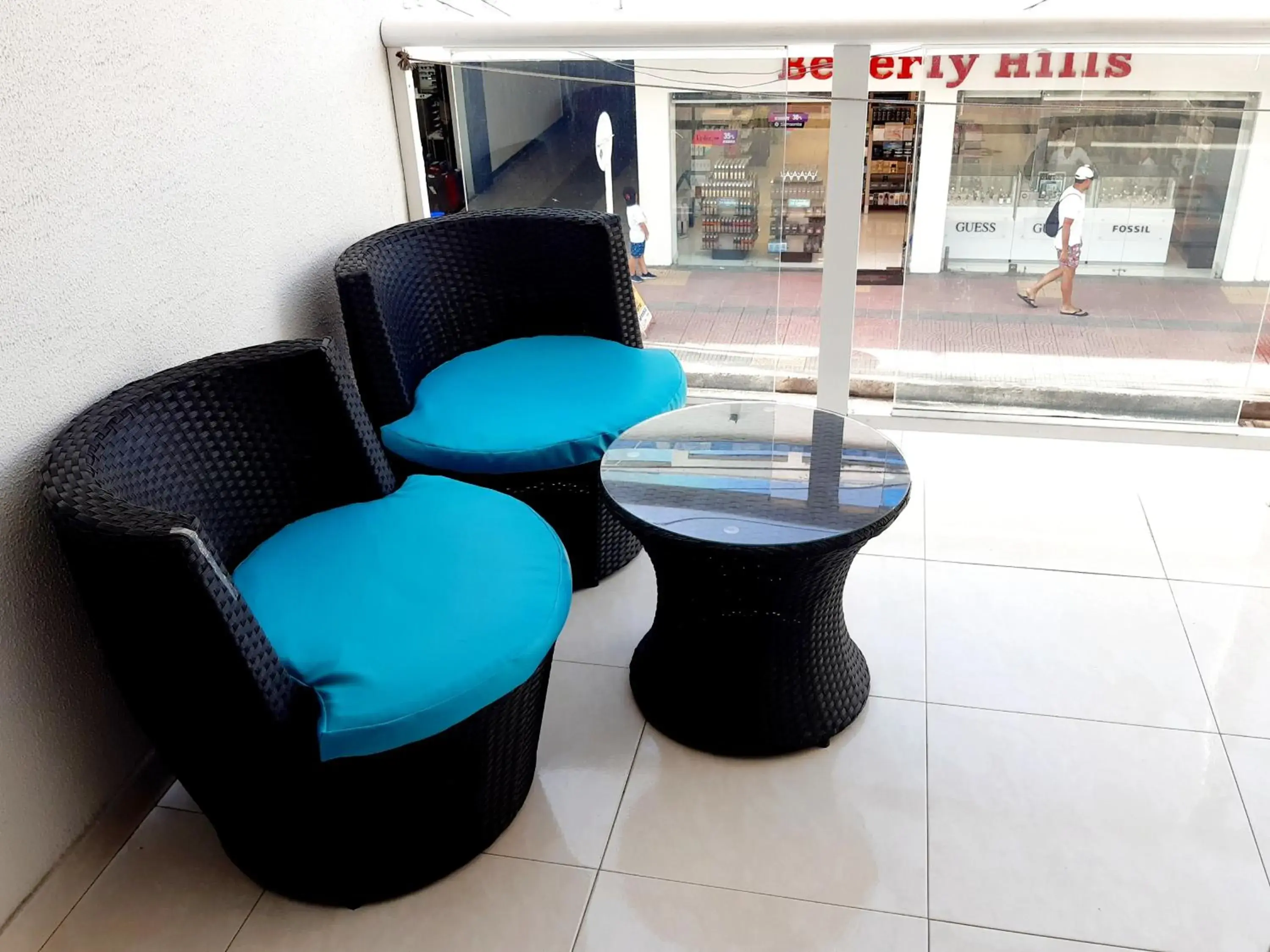 Balcony/Terrace, Seating Area in Blue Emerald Inn