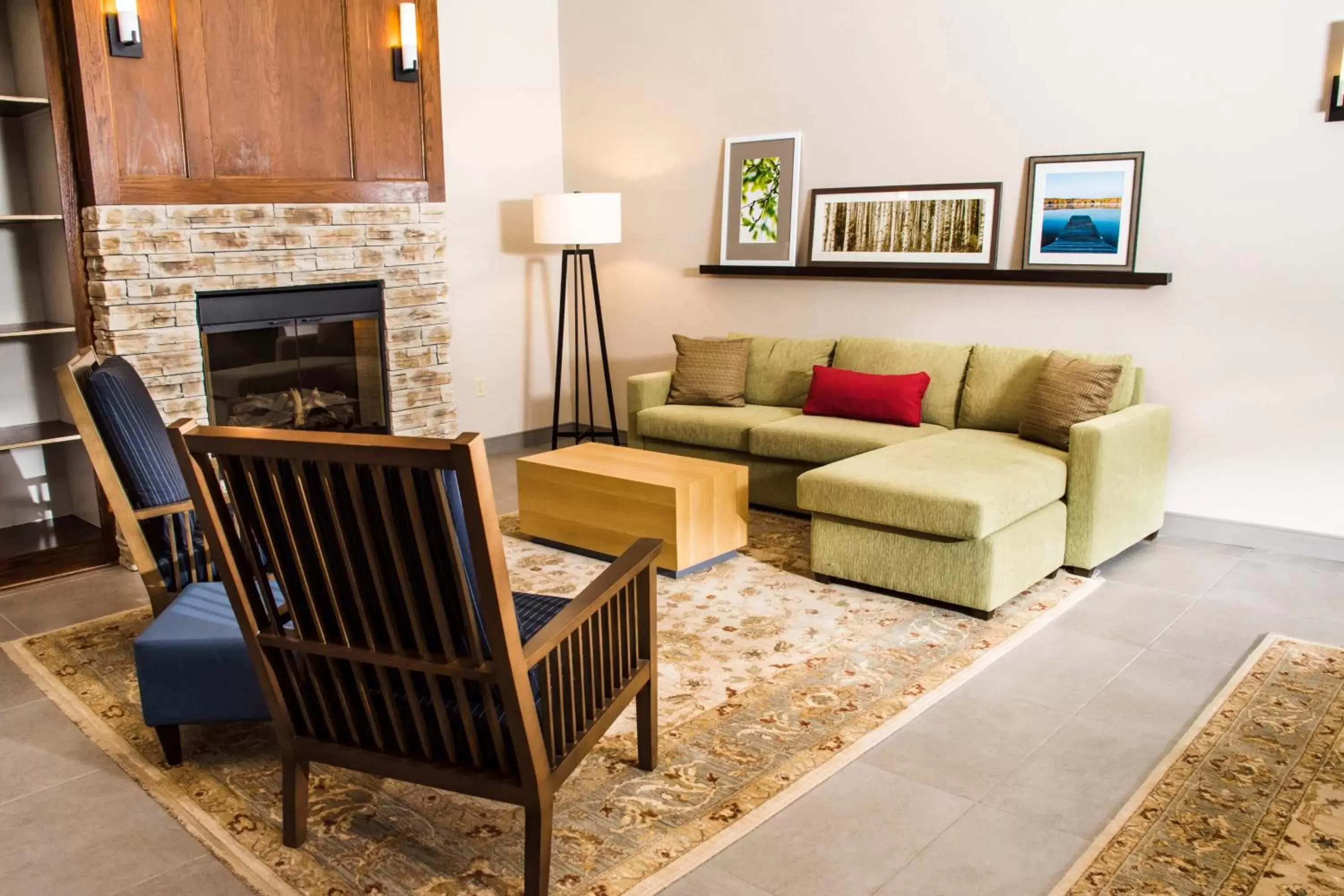 Lobby or reception, Seating Area in Country Inn & Suites by Radisson, Winchester, VA