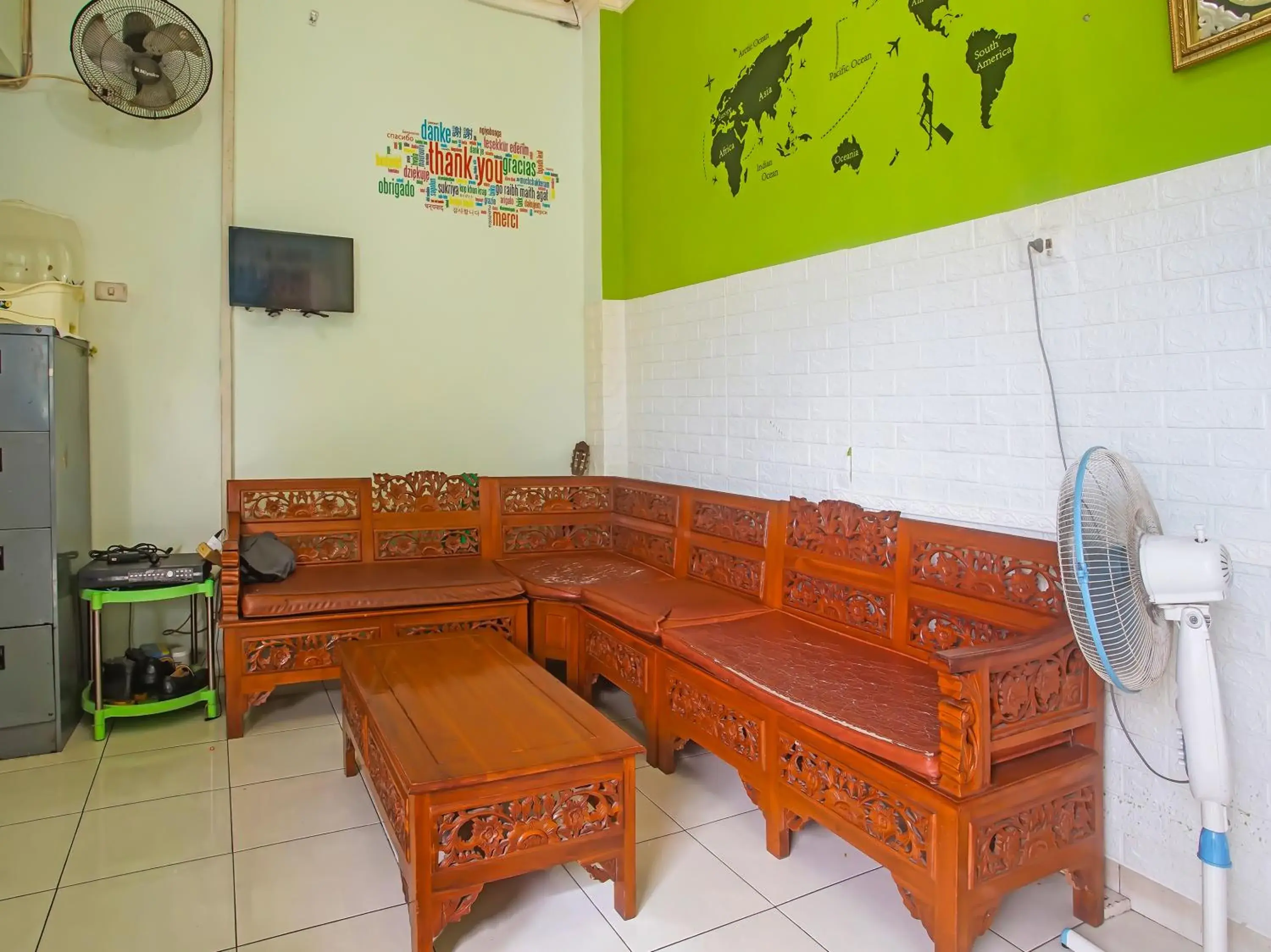 Lobby or reception, Seating Area in OYO 1804 Guest House Oema'h Opa