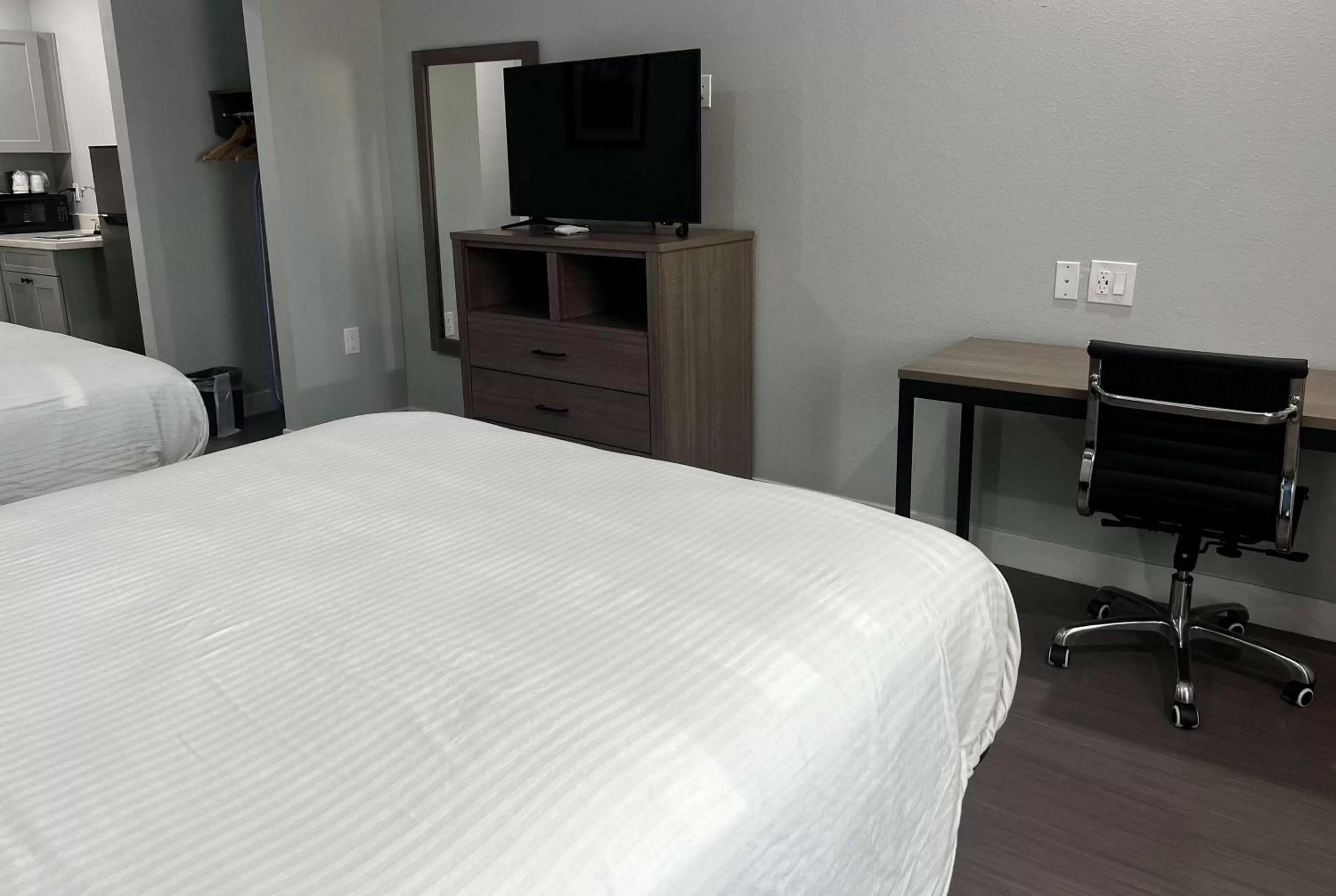 Photo of the whole room, Bed in Baymont by Wyndham Freeport Texas