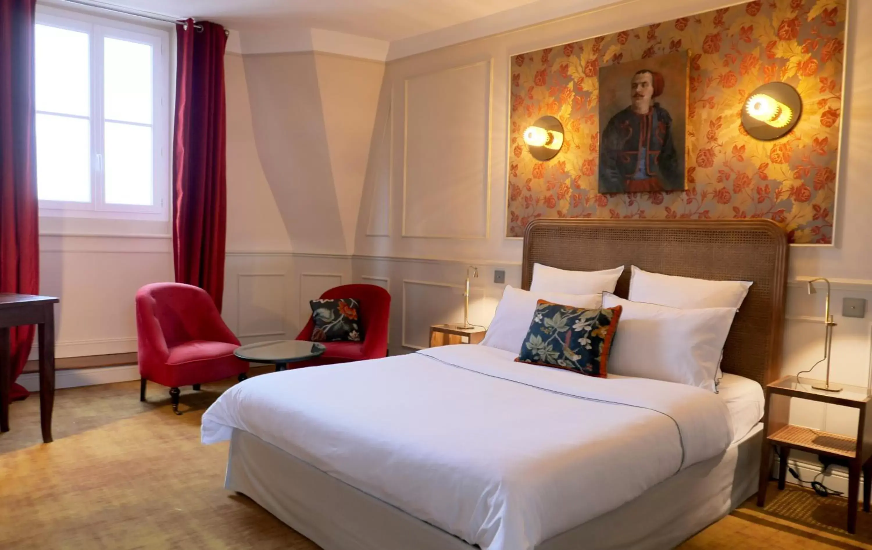 Bedroom, Bed in Hôtel Bristol Pau
