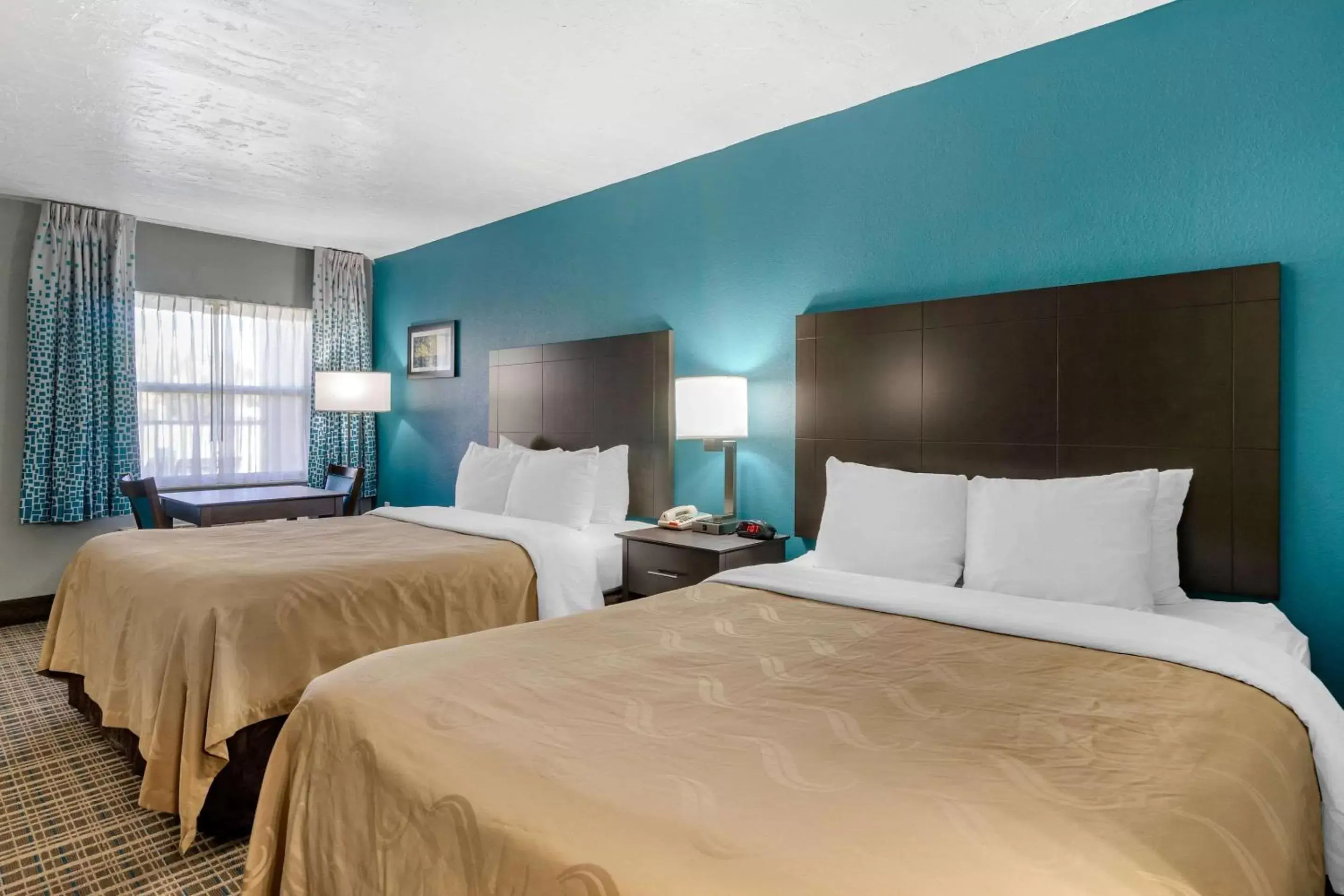 Photo of the whole room, Bed in Quality Inn Bradenton North I-75