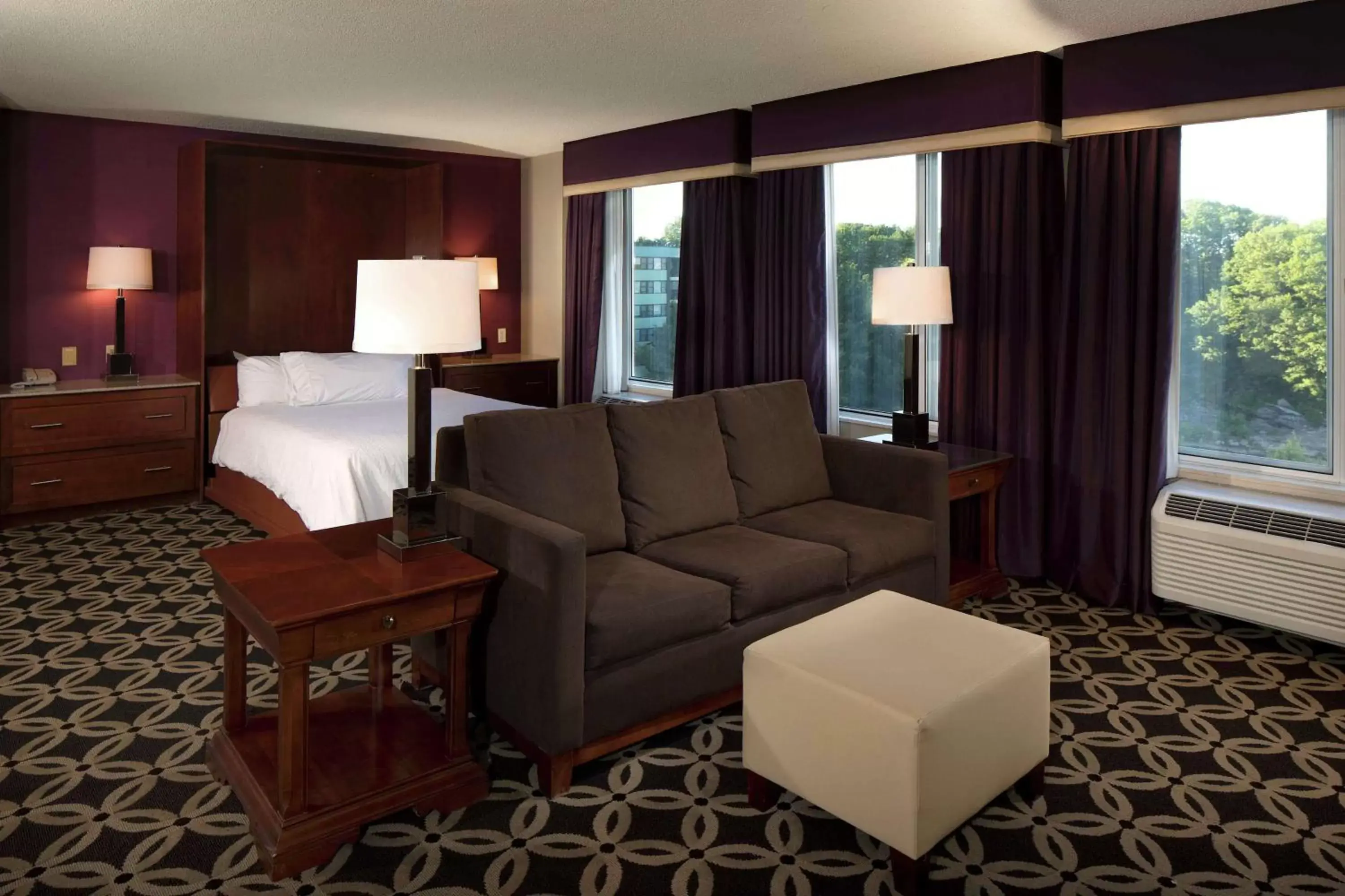 Living room, Seating Area in Hilton Garden Inn Auburn Riverwatch