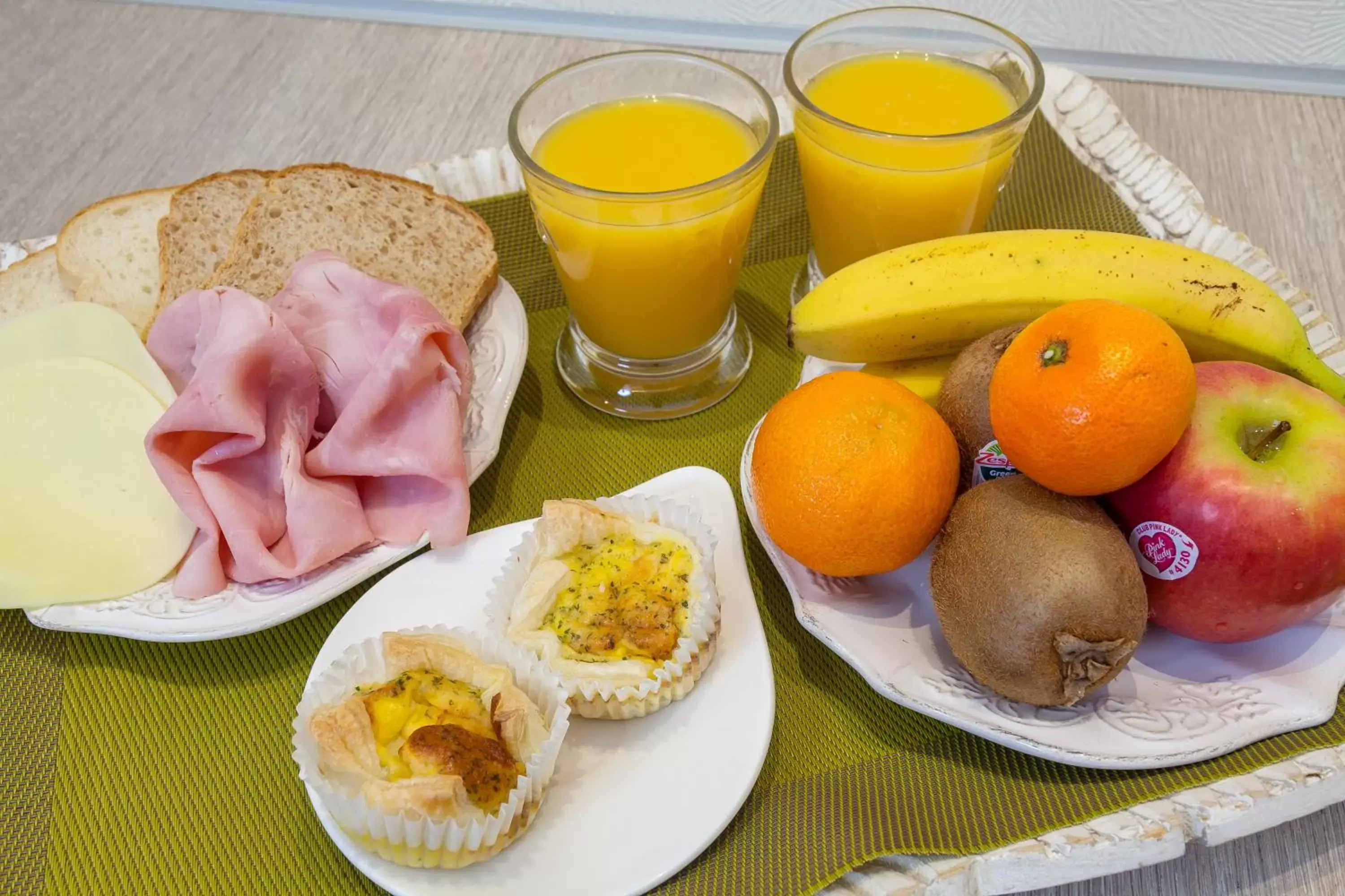 Breakfast in Zefiro Home