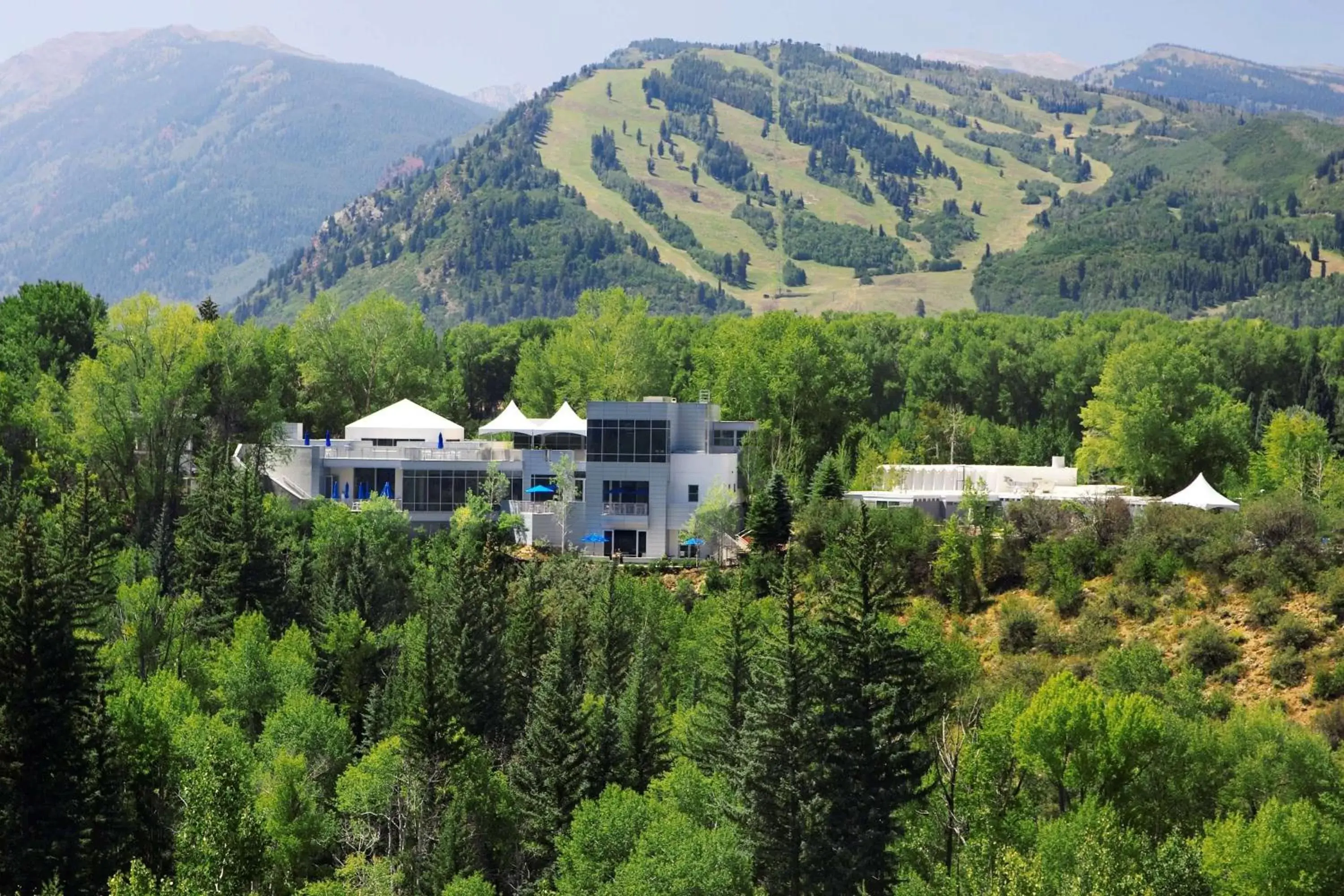 Property building, Mountain View in Aspen Meadows Resort