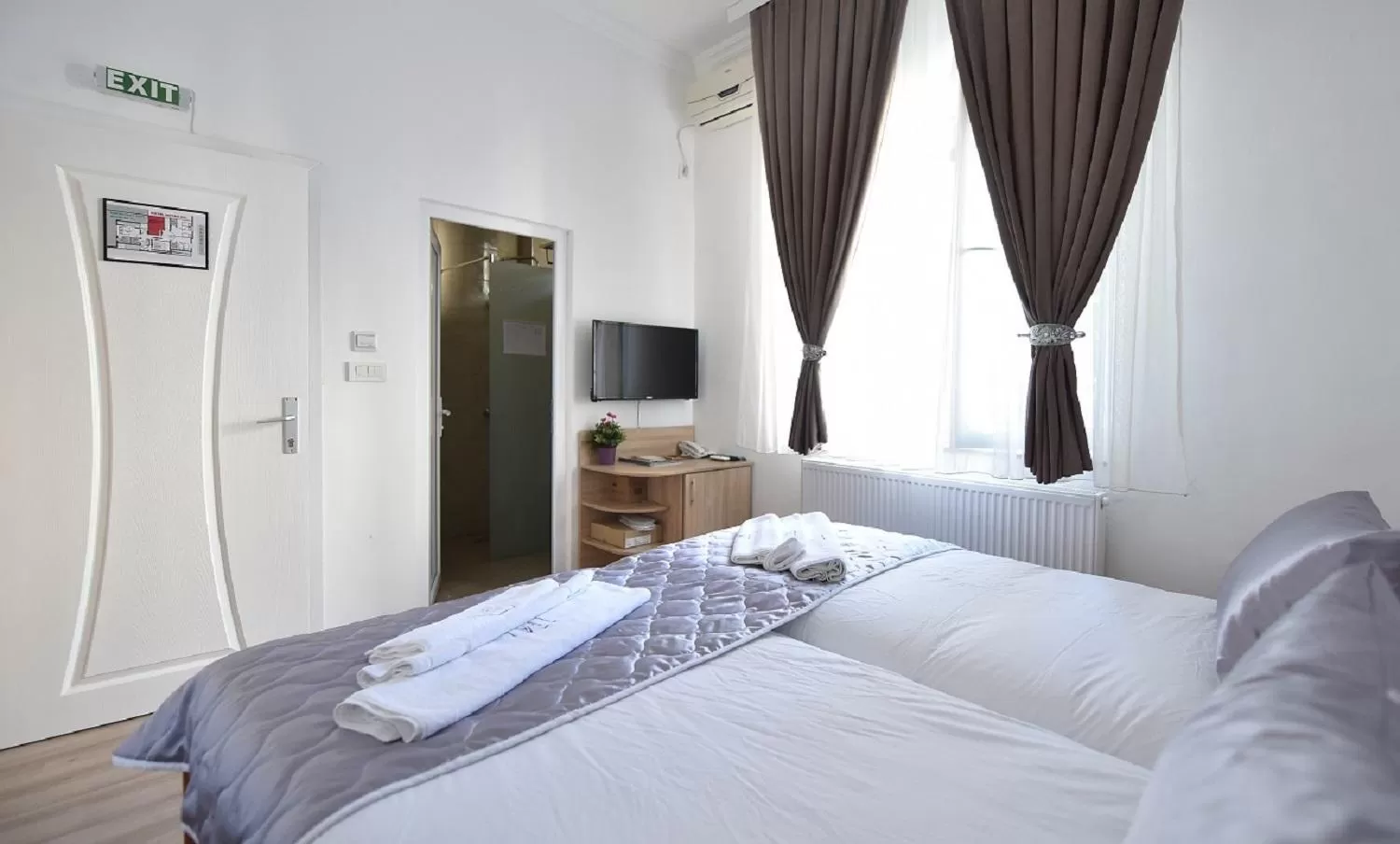 Bed in Villa Nina Hotel & Lounge bar