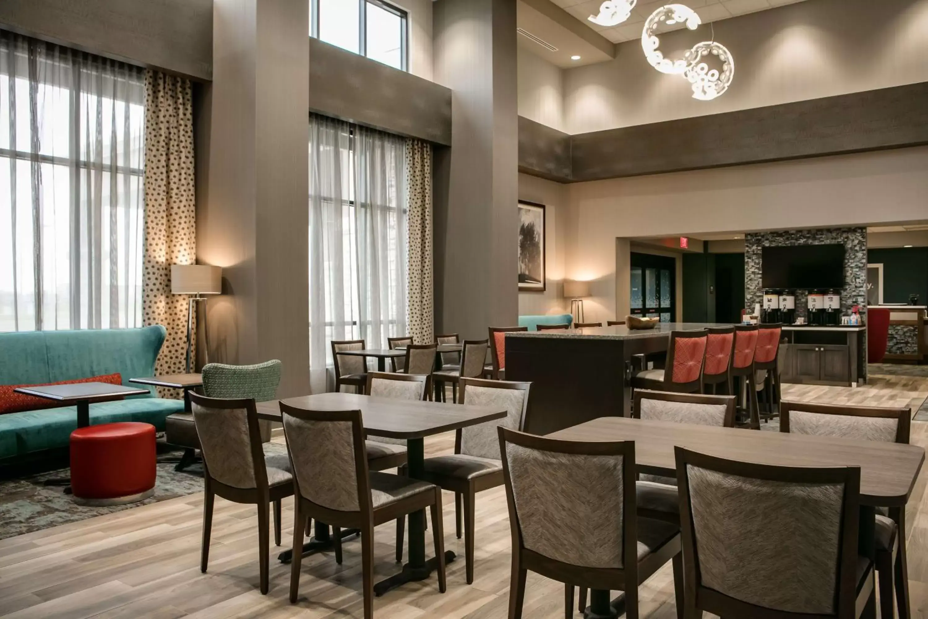 Lobby or reception, Restaurant/Places to Eat in Hampton Inn By Hilton Wichita Northwest