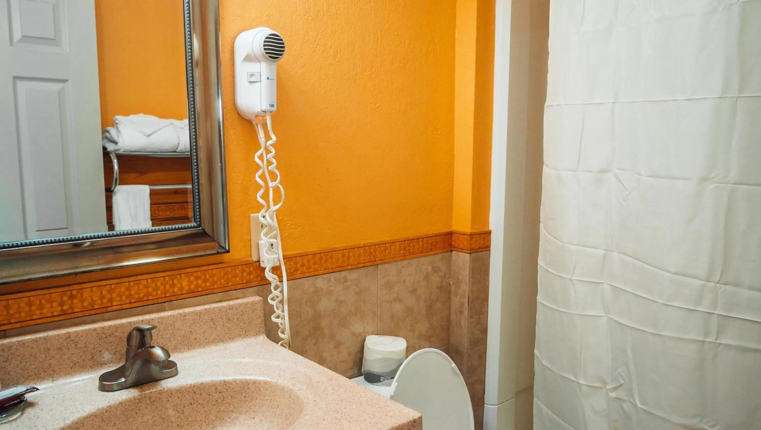 Bathroom in Quiet Corner Inn