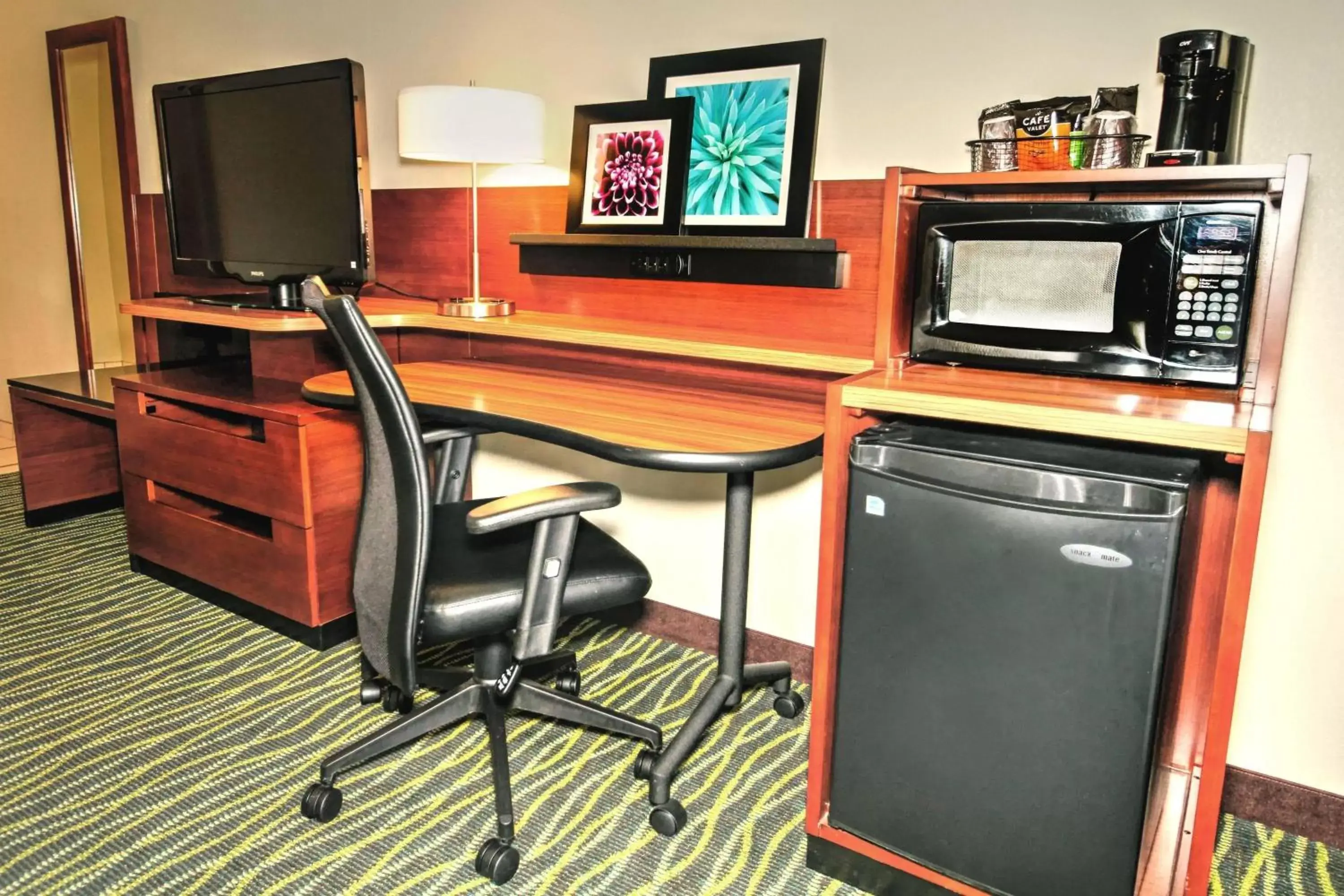 Photo of the whole room, TV/Entertainment Center in Fairfield Inn Boise Airport