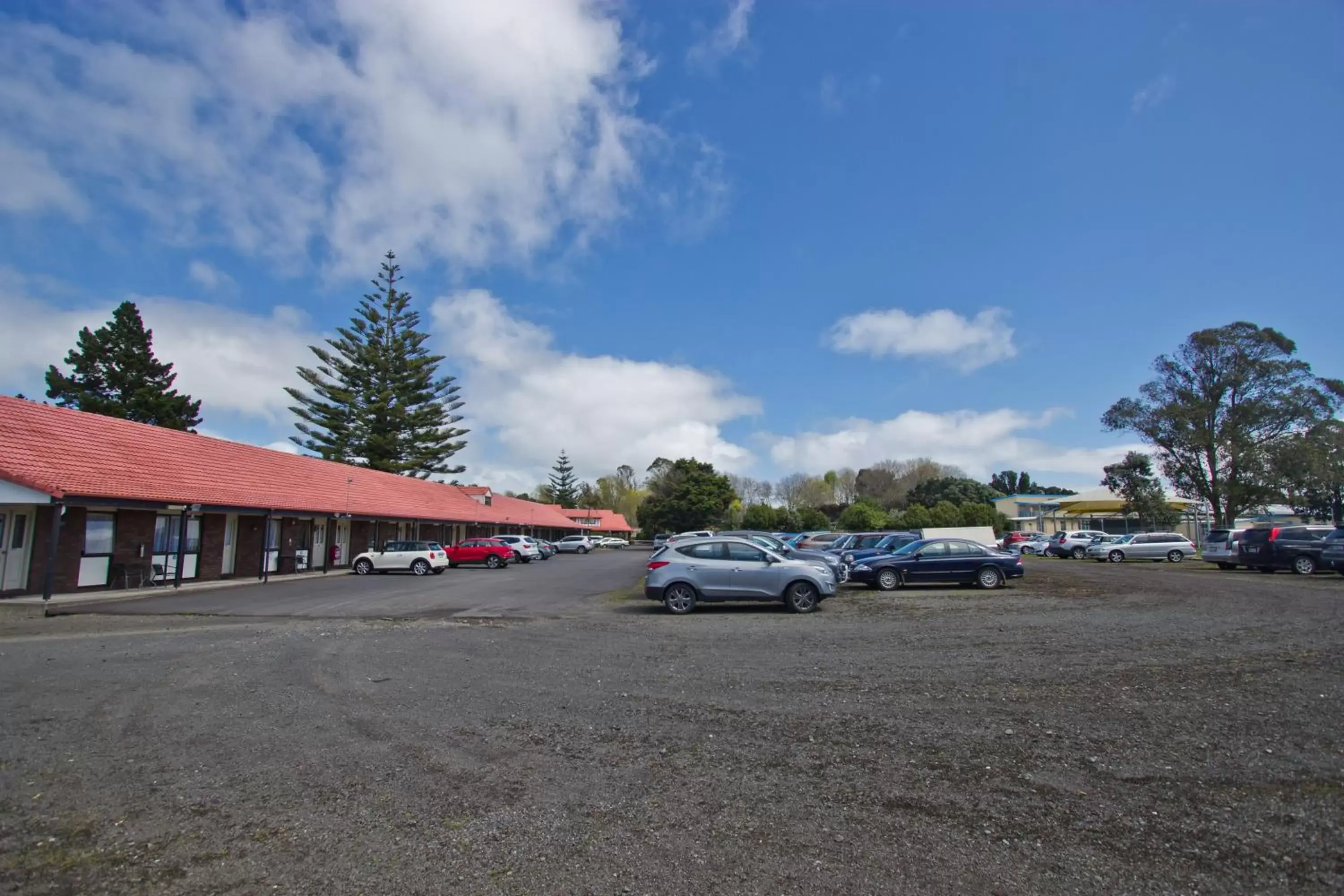 Property Building in Airport Manor Inn