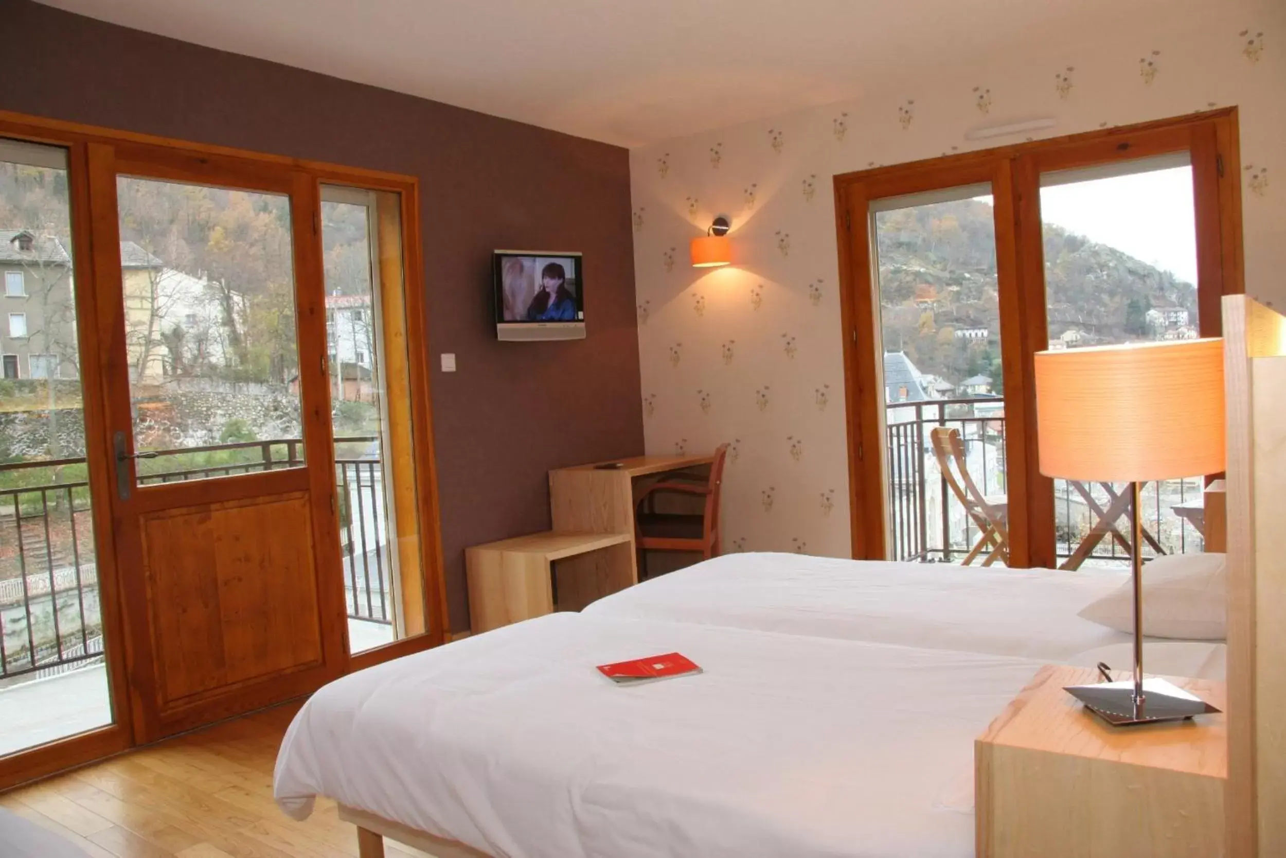 Photo of the whole room, Bed in Hôtel Le Chalet