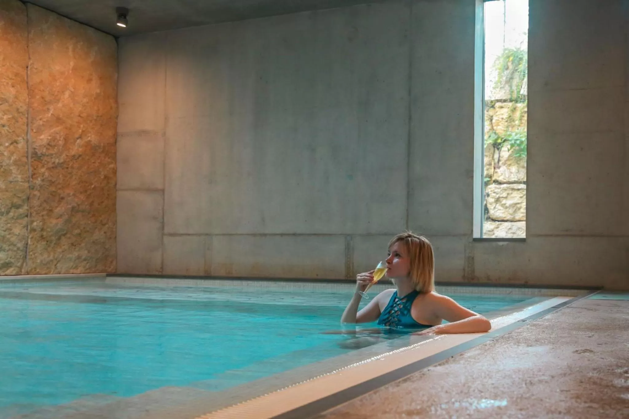 Swimming pool in Röschenzerhof