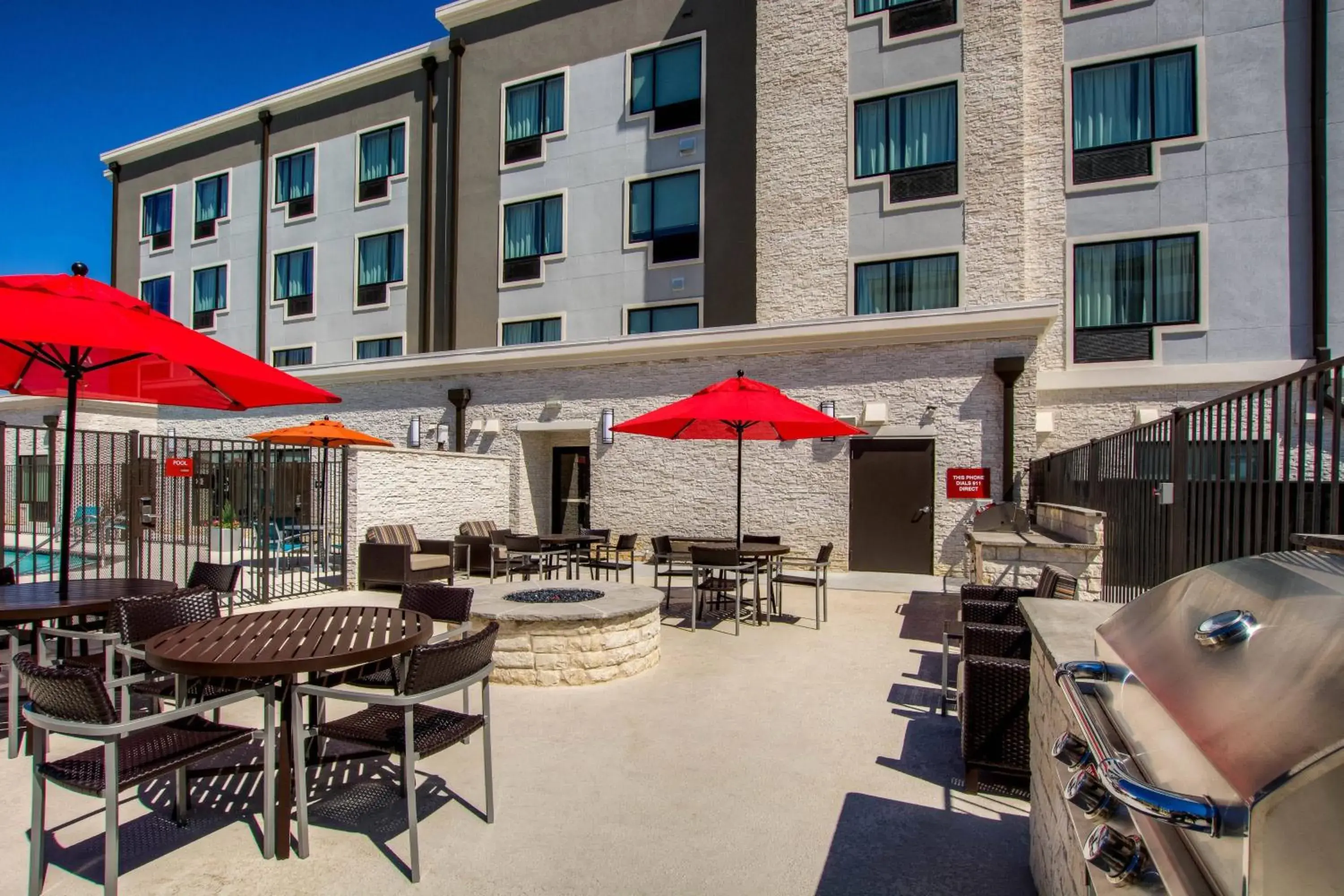 Restaurant/places to eat in TownePlace Suites by Marriott Waco South