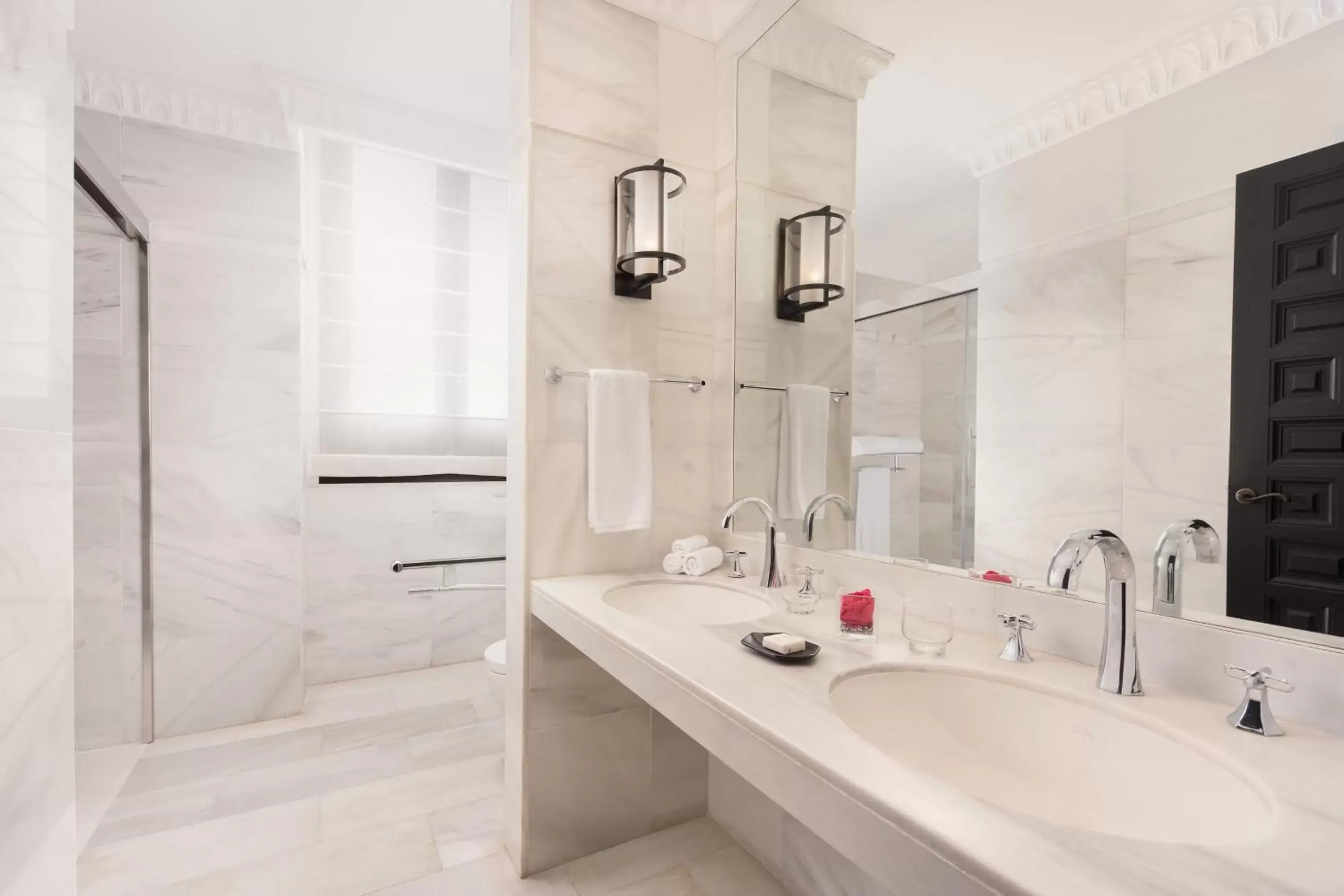 Bathroom in Hotel Alfonso XIII, a Luxury Collection Hotel, Seville